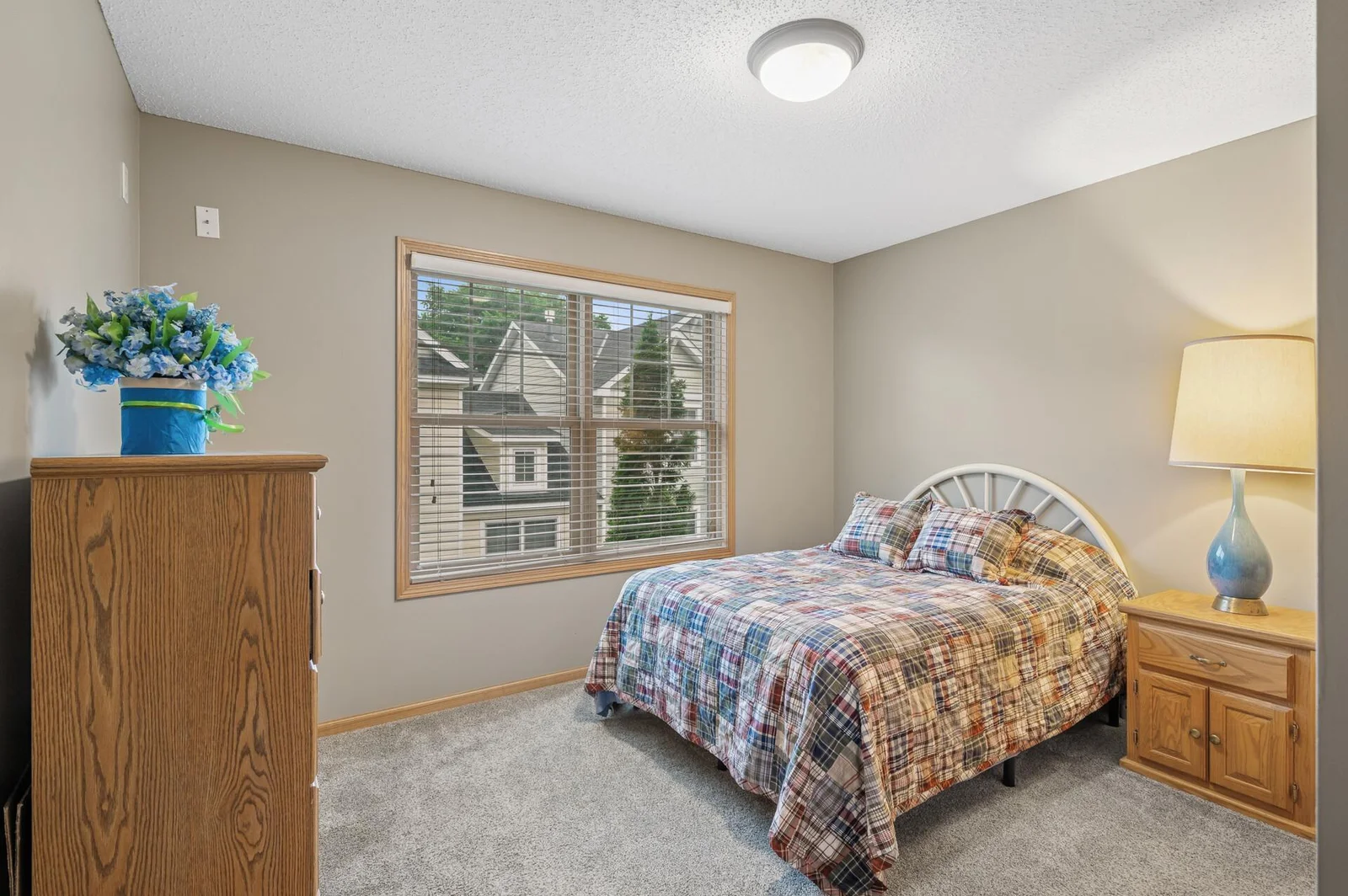 22_657_Lake22_mls.jpg
