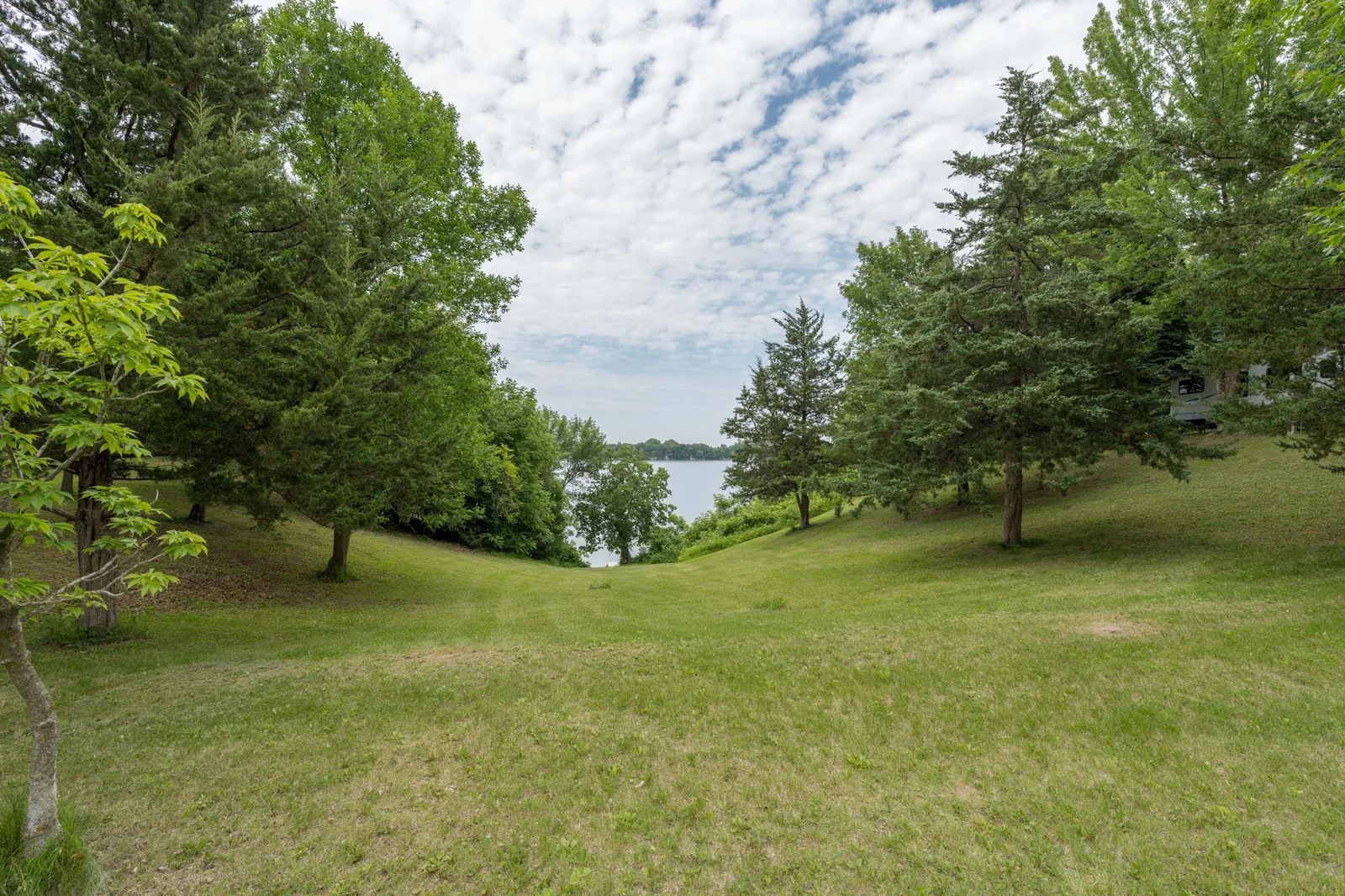 2-web-or-mls-24444-arrowhead-trail.jpg