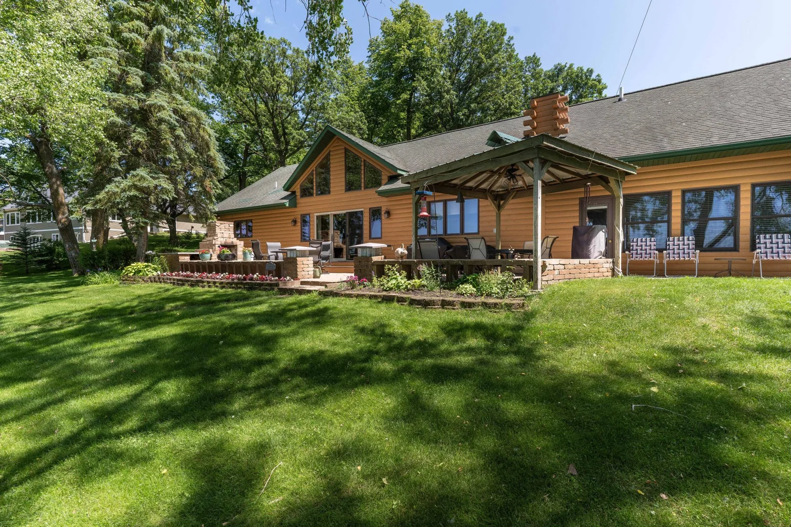 Front View of Cabin