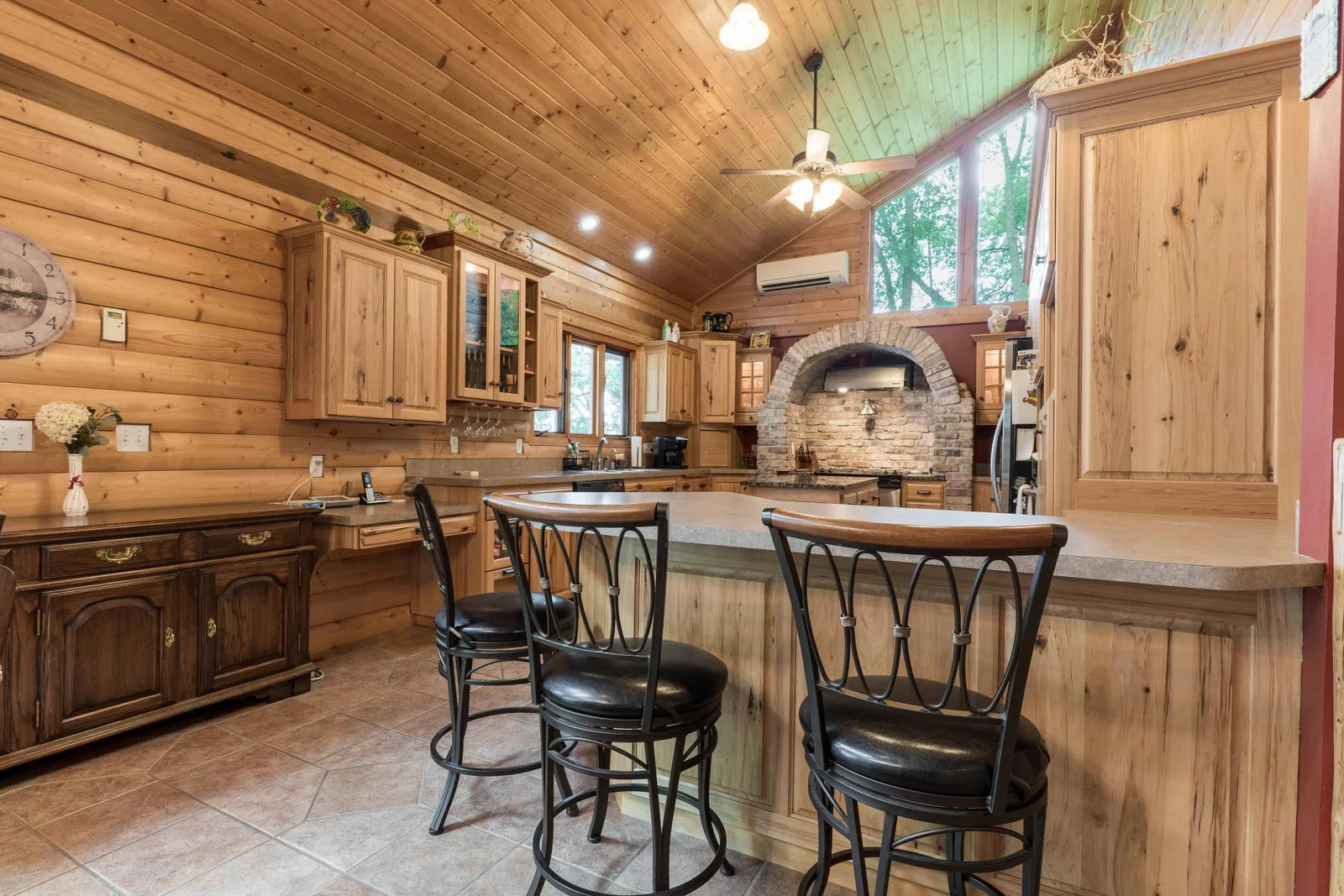 3 stool breakfast bar.
