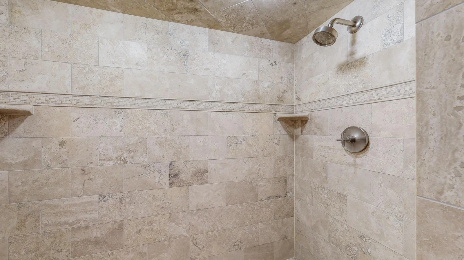 Thumbnail photo 64