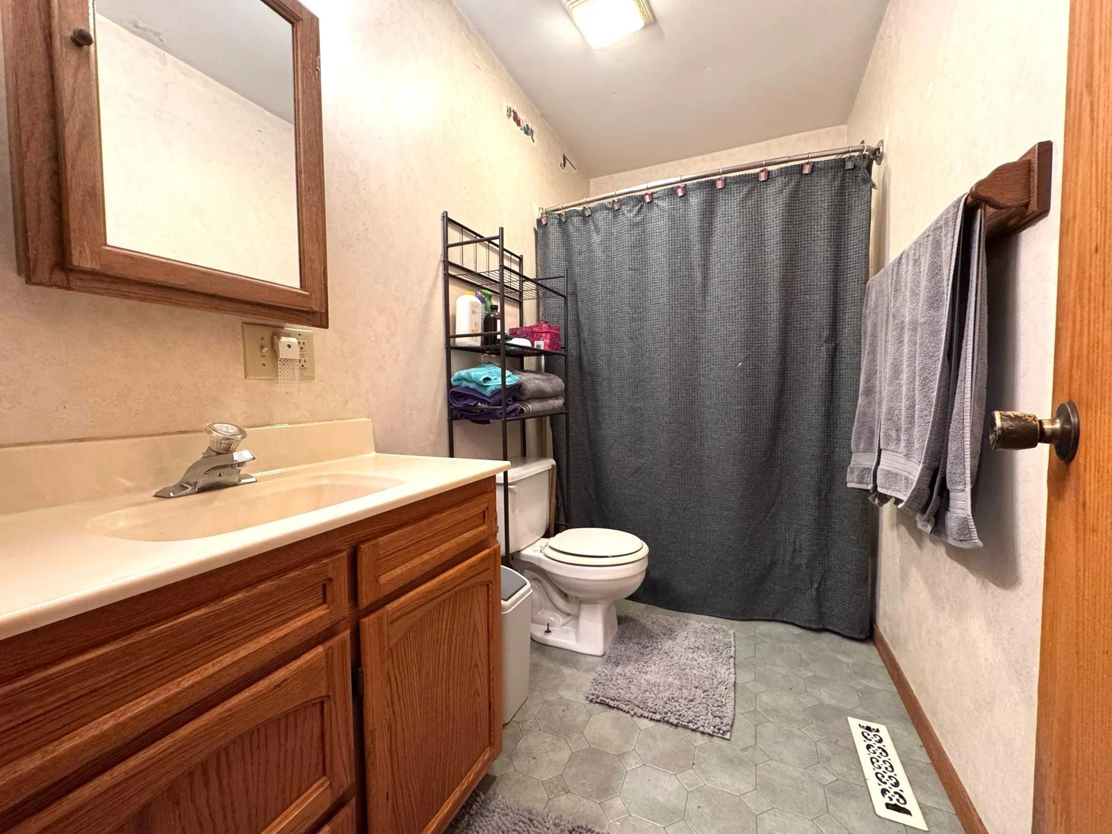 Main Bathroom with tub and shower.jpg