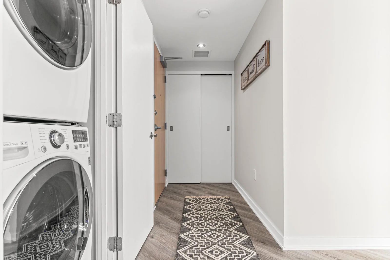 In Unit Full Size Washer/Dryer