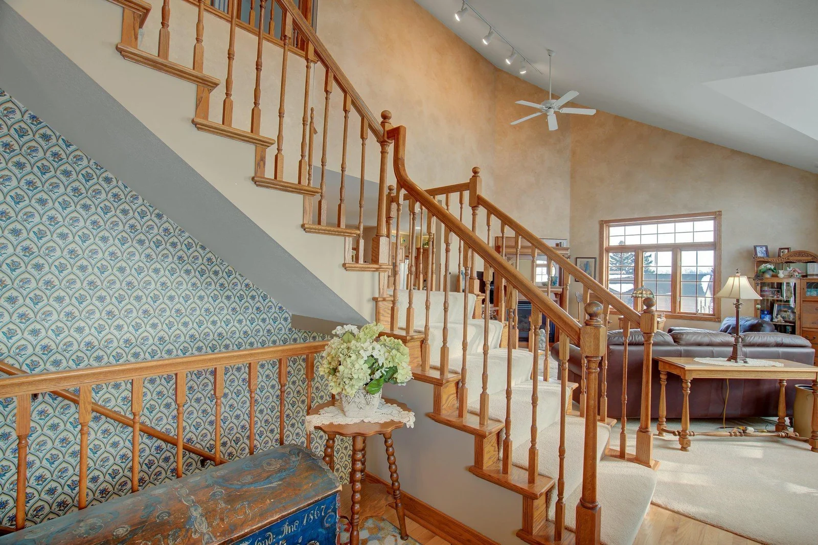 Foyer with split staircase to upper floor