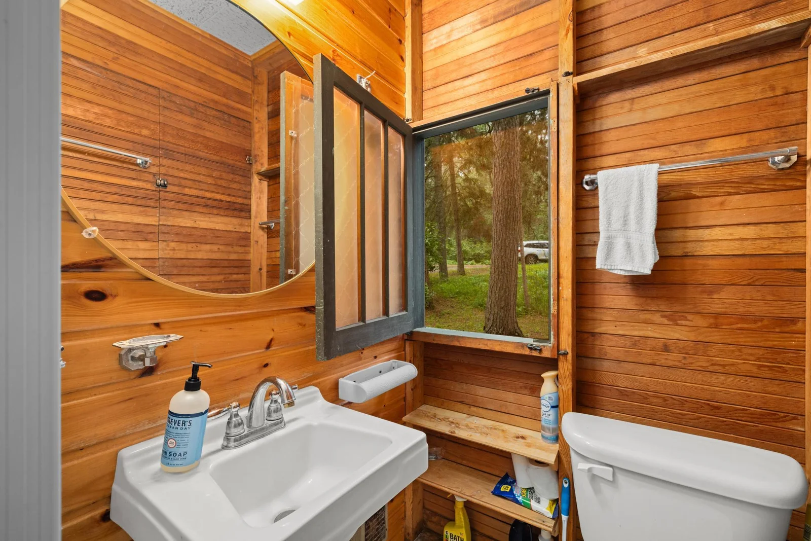 #15 Bathroom.jpg
