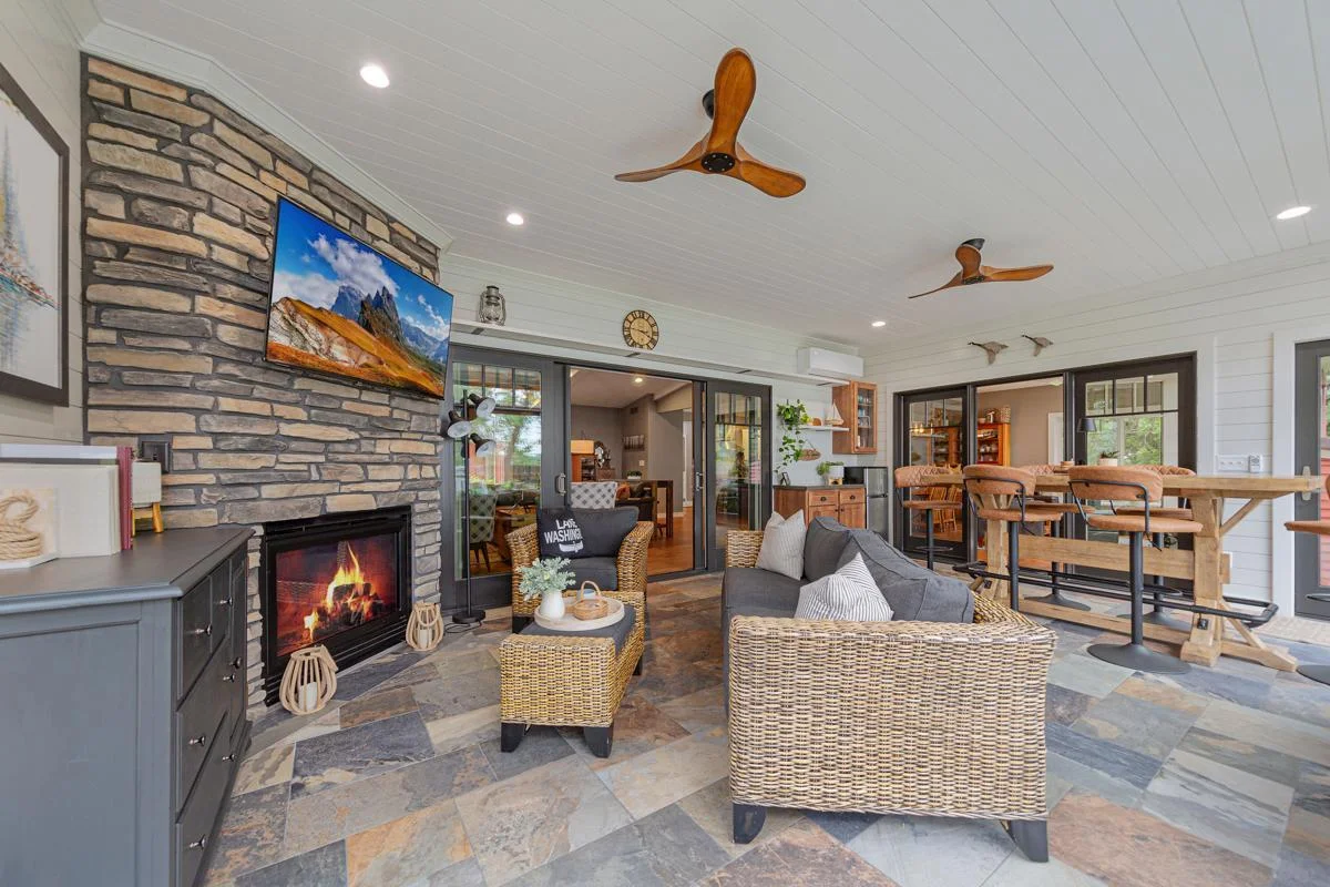 46 Sunroom.jpg