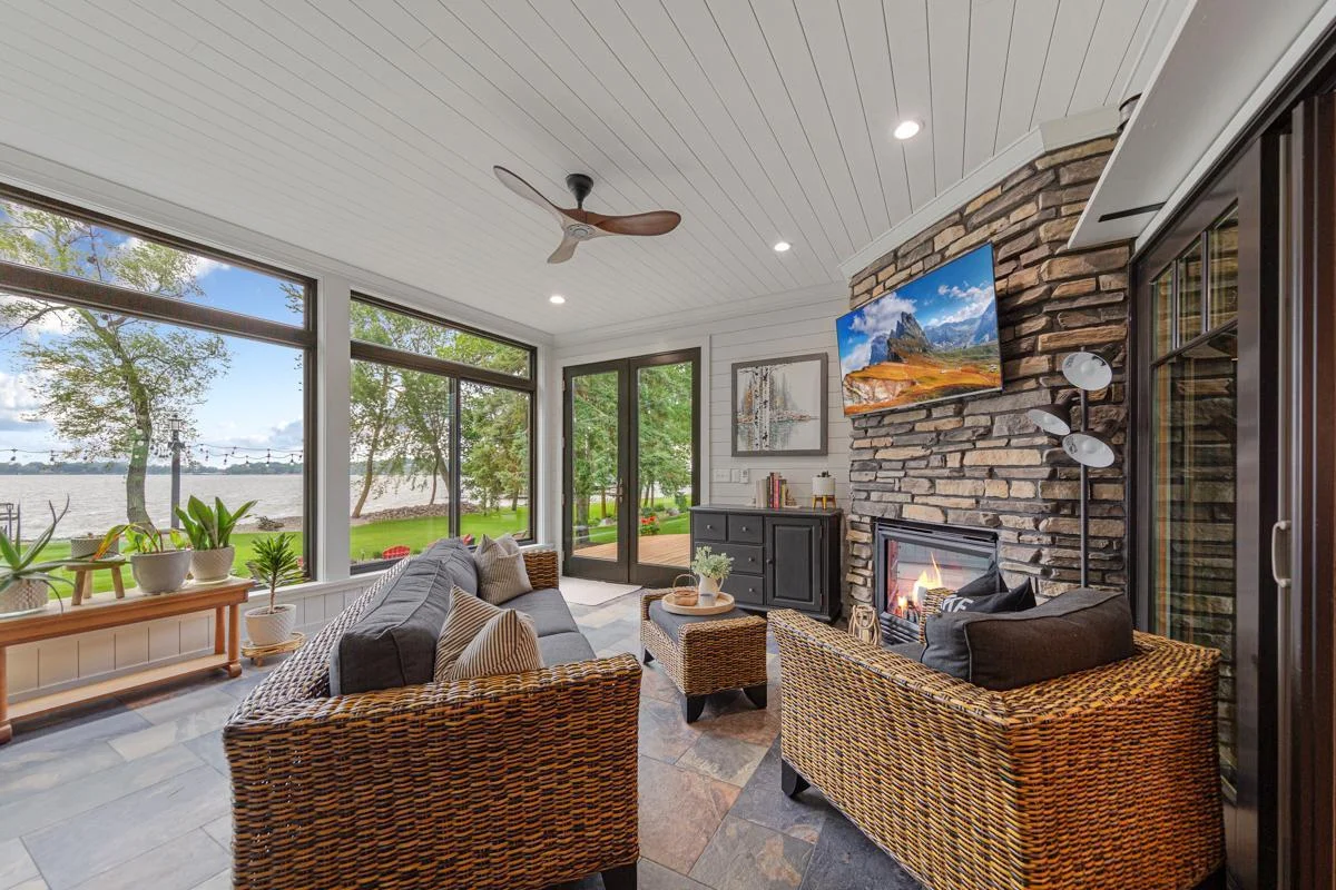 44 Sunroom.jpg