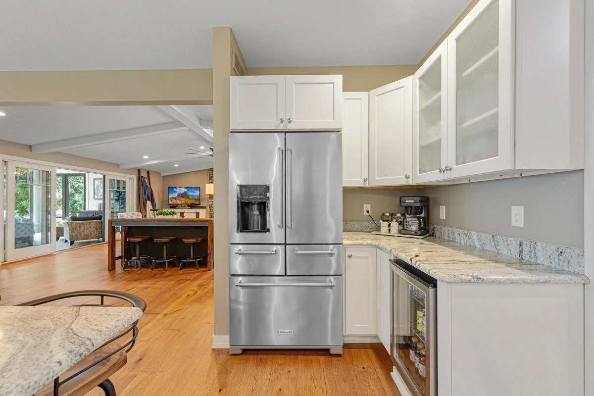 34 Kitchen.jpg