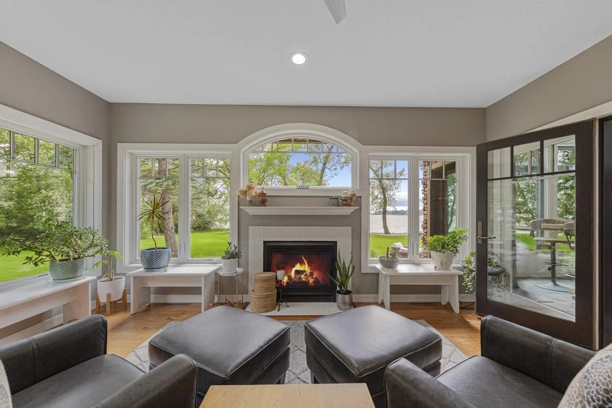 40 Family room.jpg
