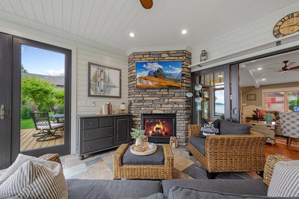 47 Sunroom.jpg
