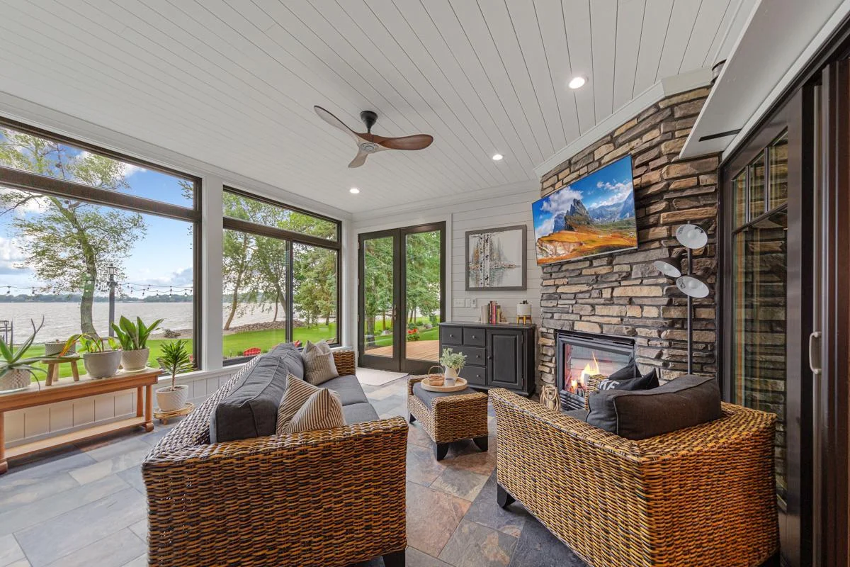 44 Sunroom.jpg