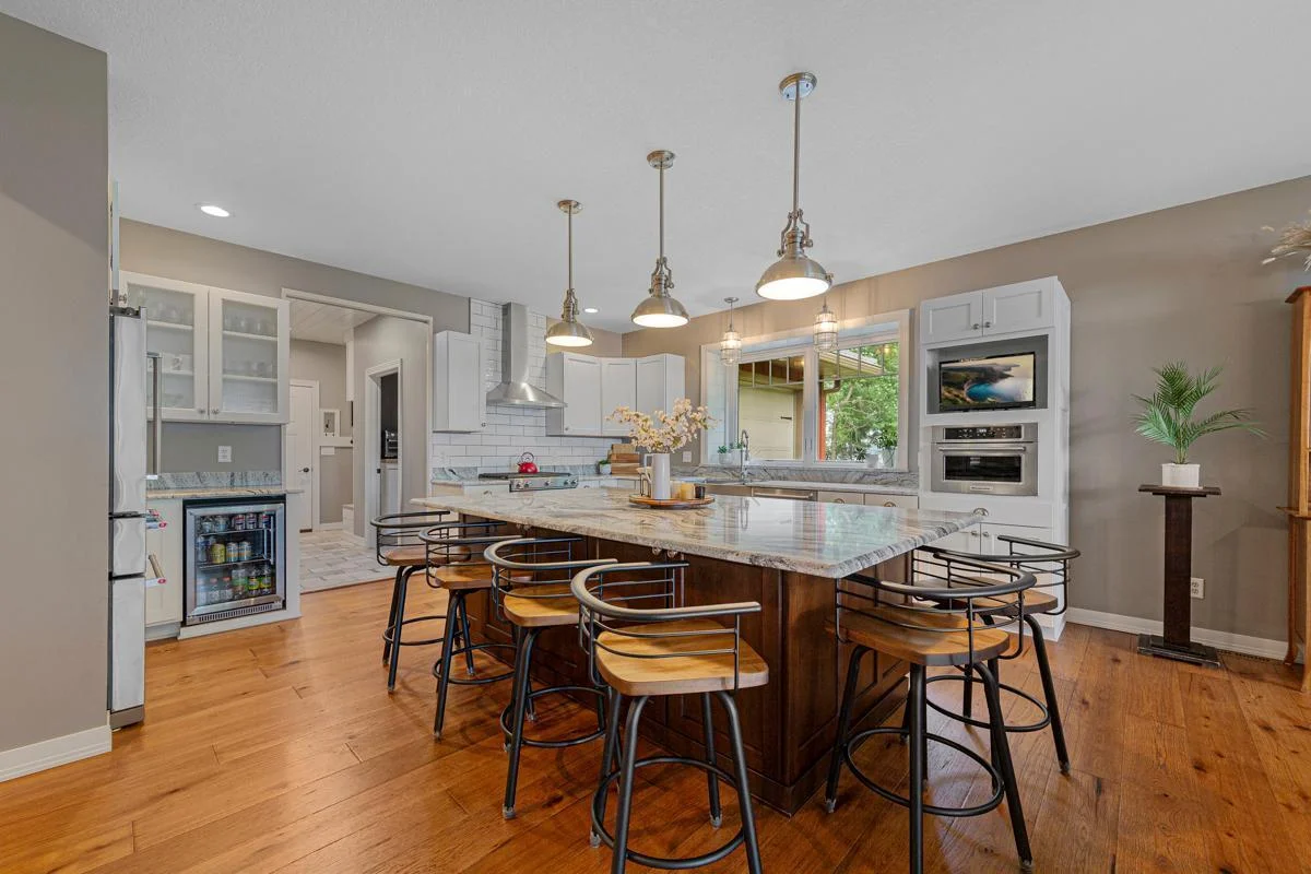 29 Kitchen.jpg