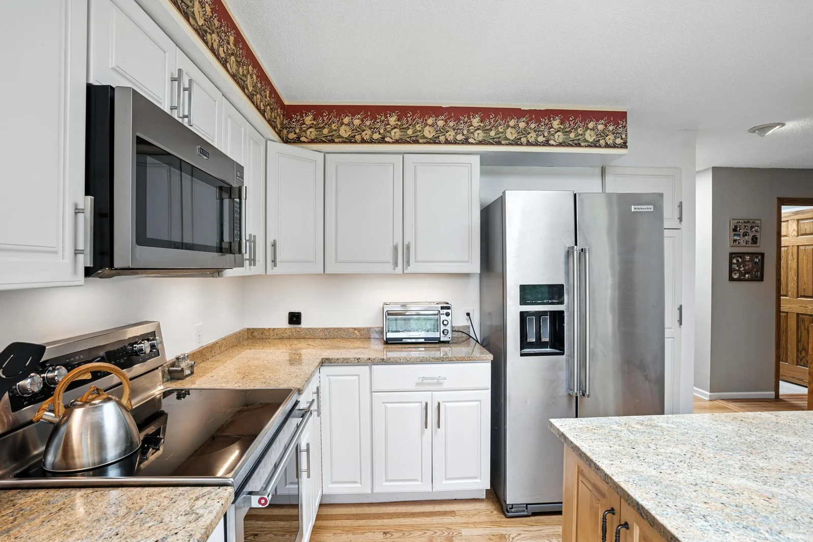 25126 Pillsbury Ave_17.jpg