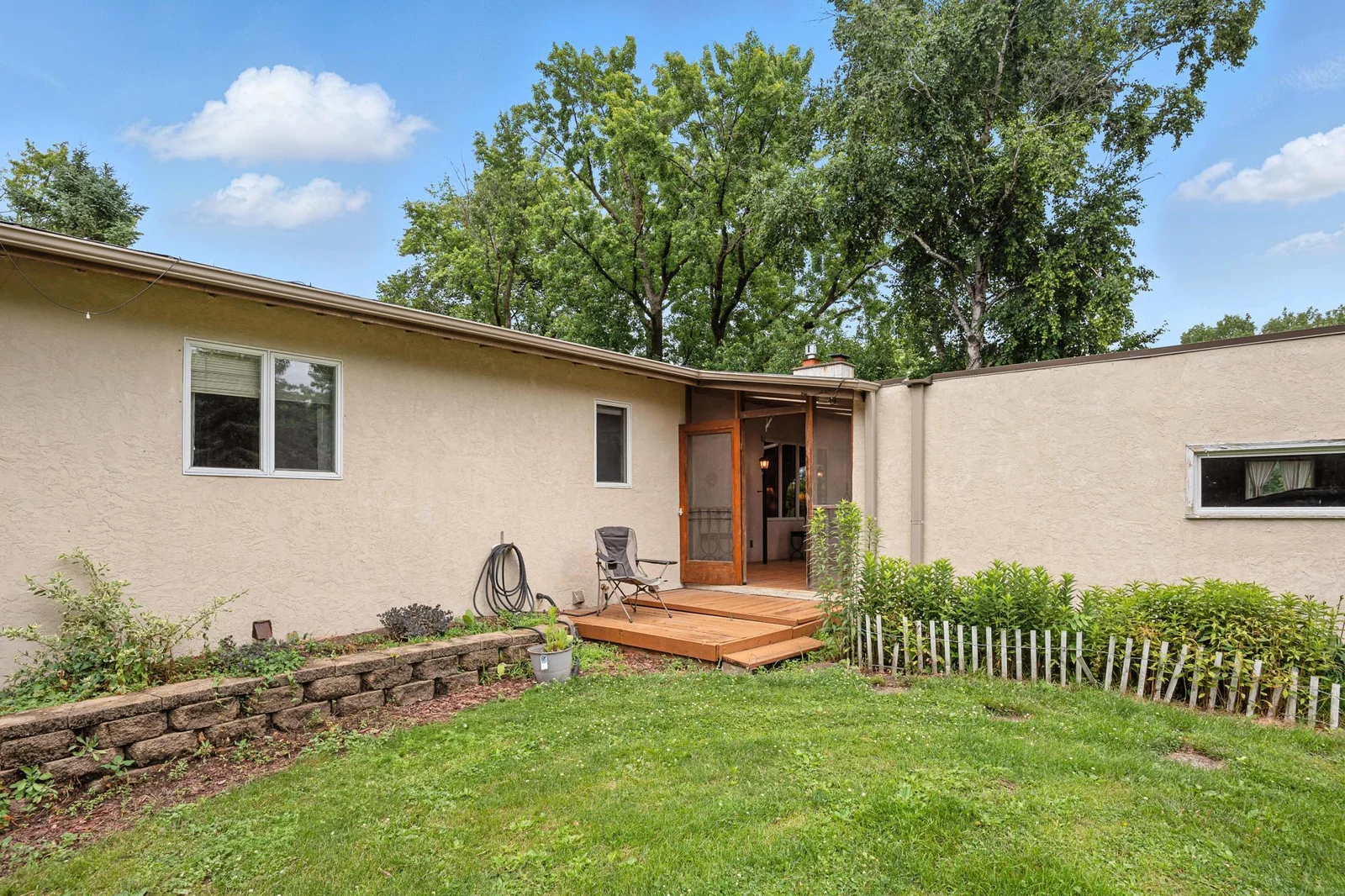25126 Pillsbury Ave_41.jpg