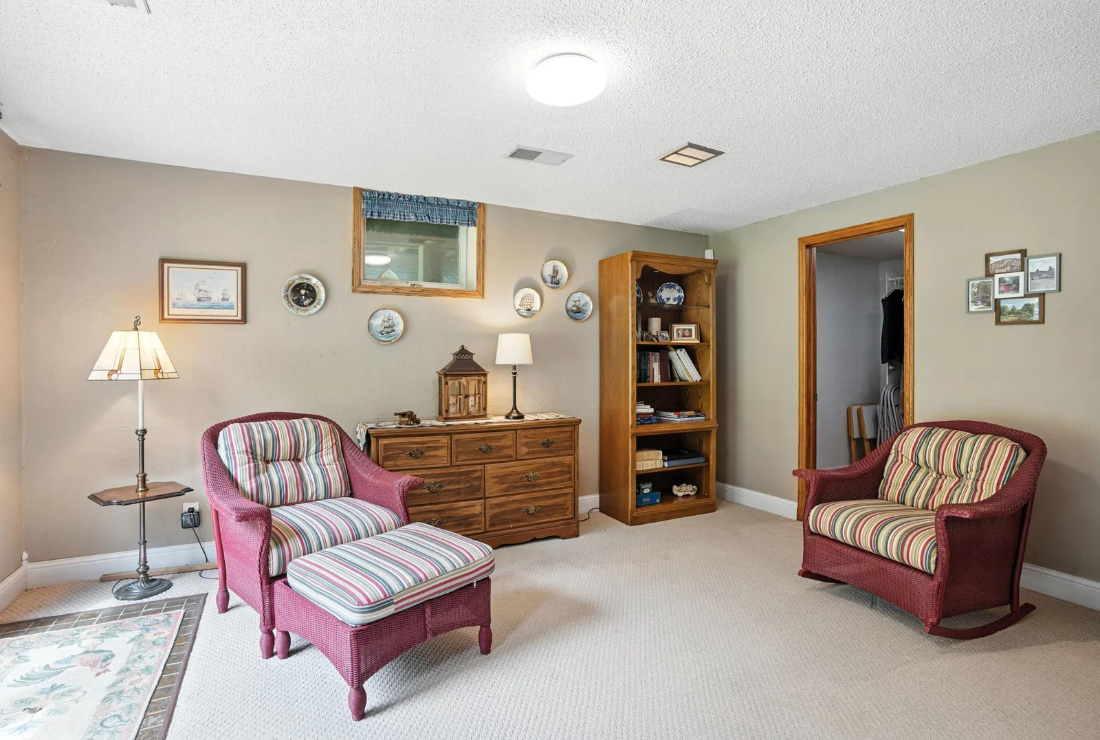 25126 Pillsbury Ave_67.jpg