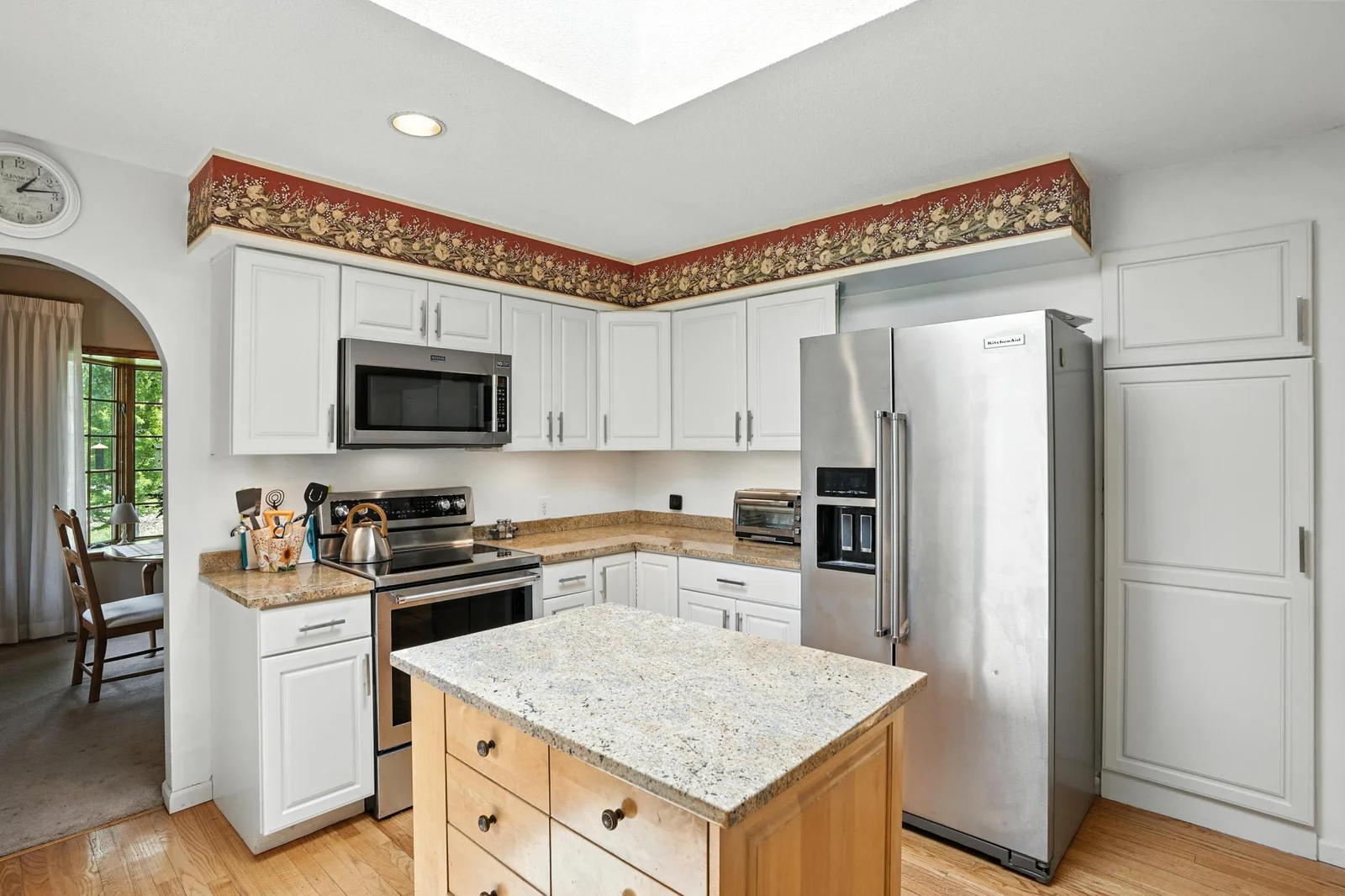 25126 Pillsbury Ave_15.jpg