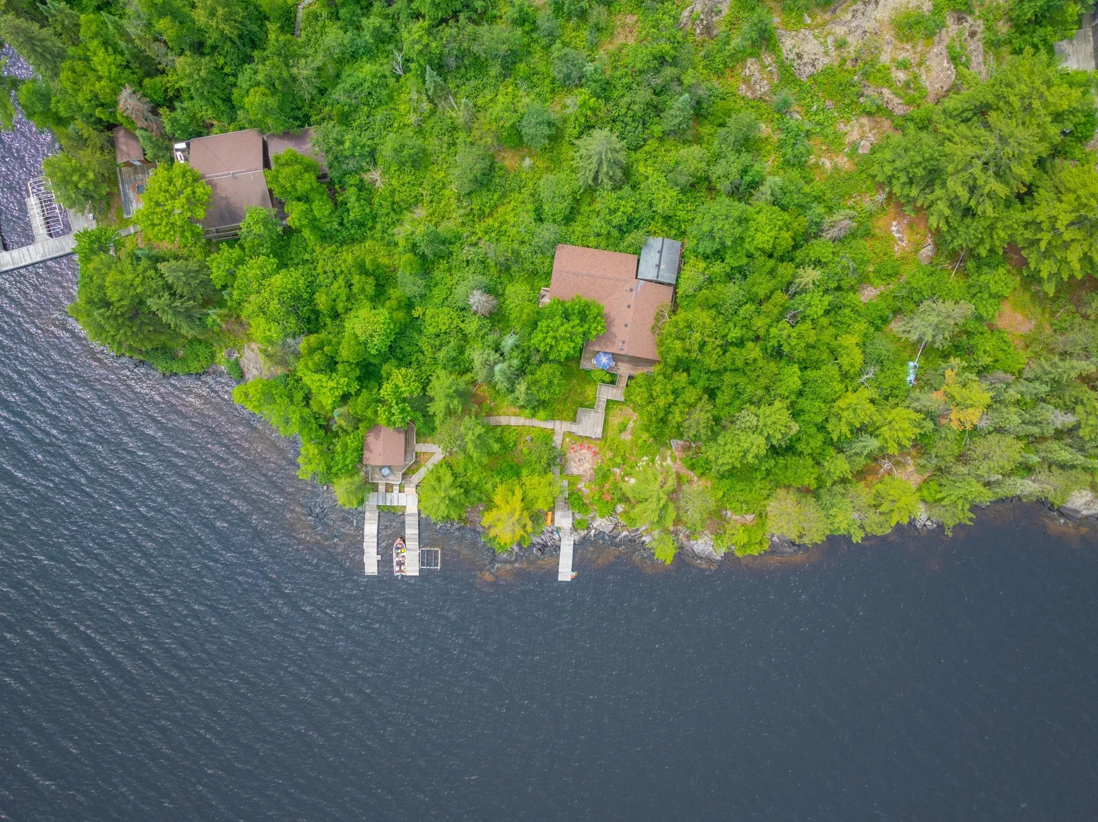 247' of Rainy Lake shoreline