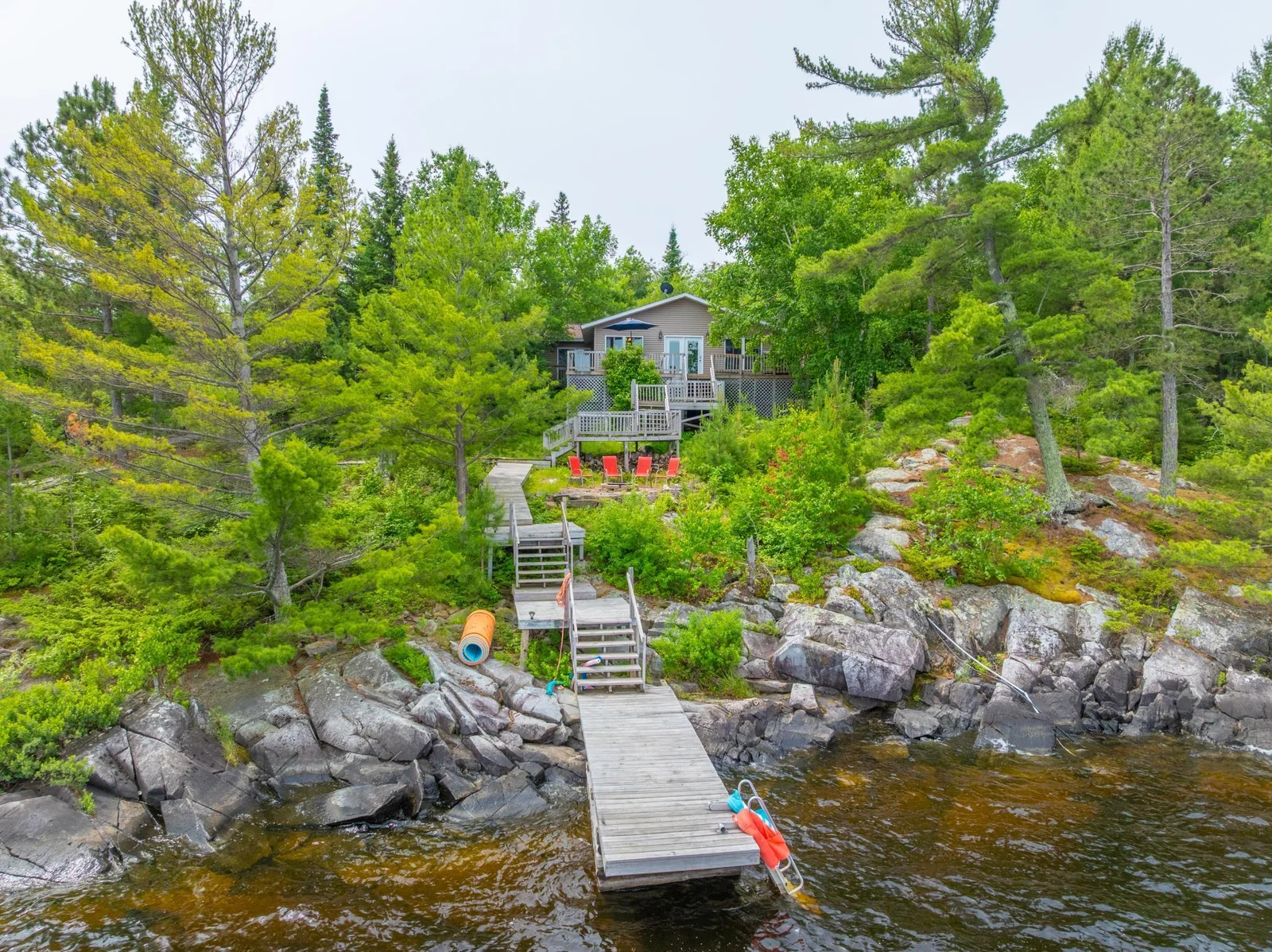 Land your boat in front of your 4 bedroom deluxe cabin.