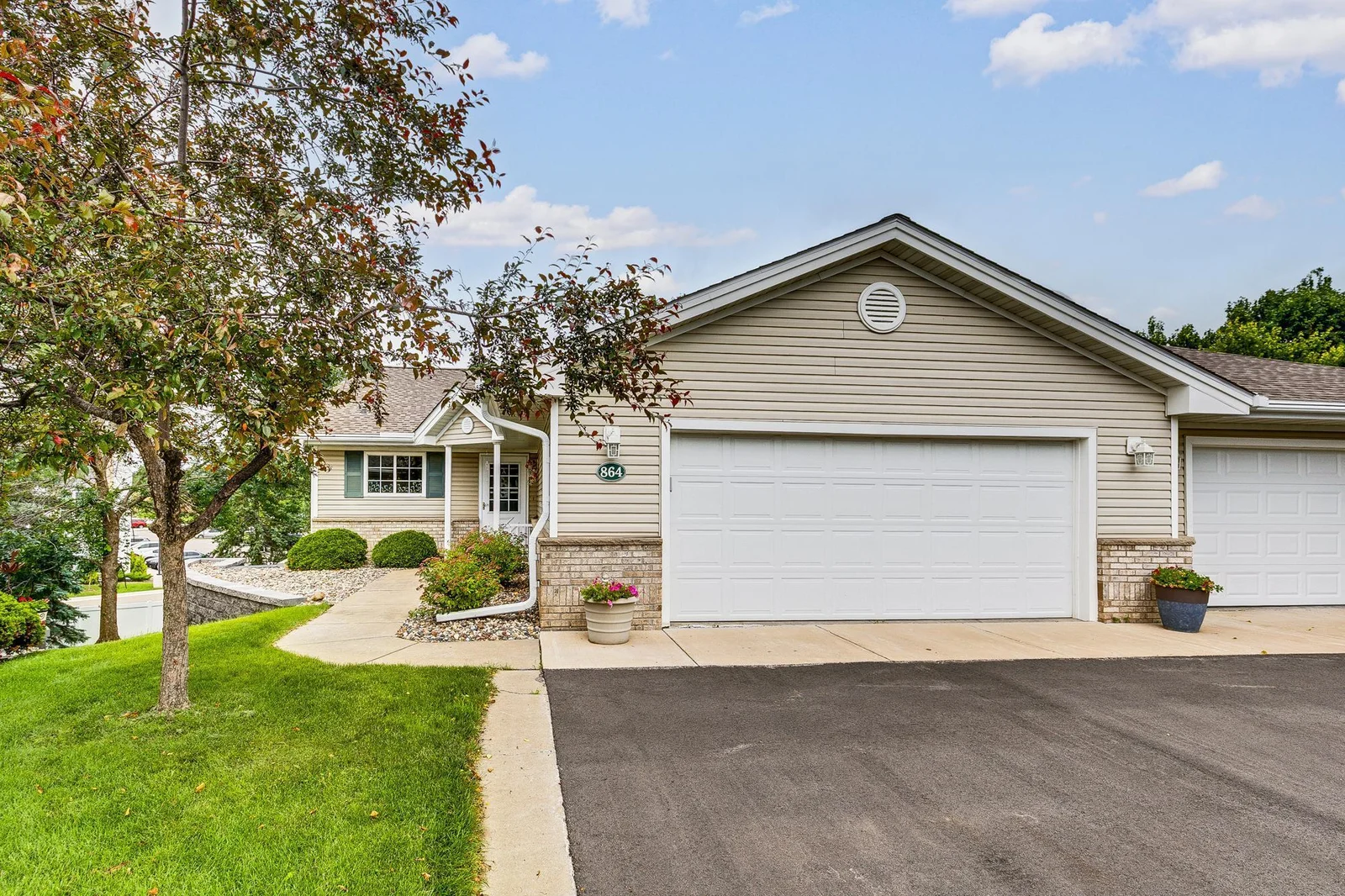 864 Woodland Court, Mahtomedi