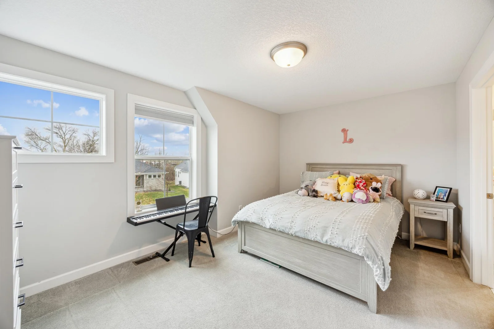 One of the 4 upstairs beds.