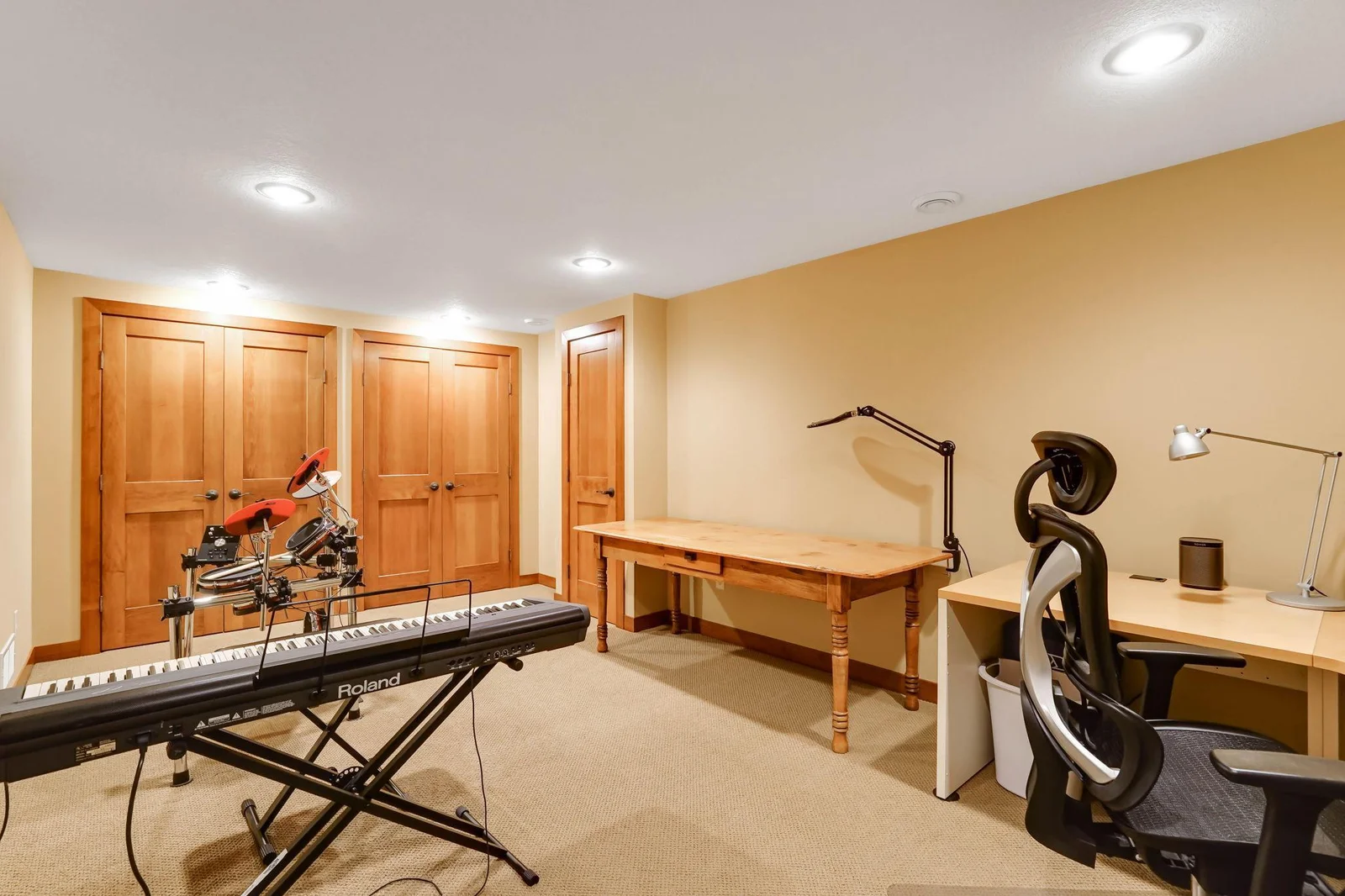 You will find these 4-panel doors thru-out the home. Even in this lower level family/rec-room.