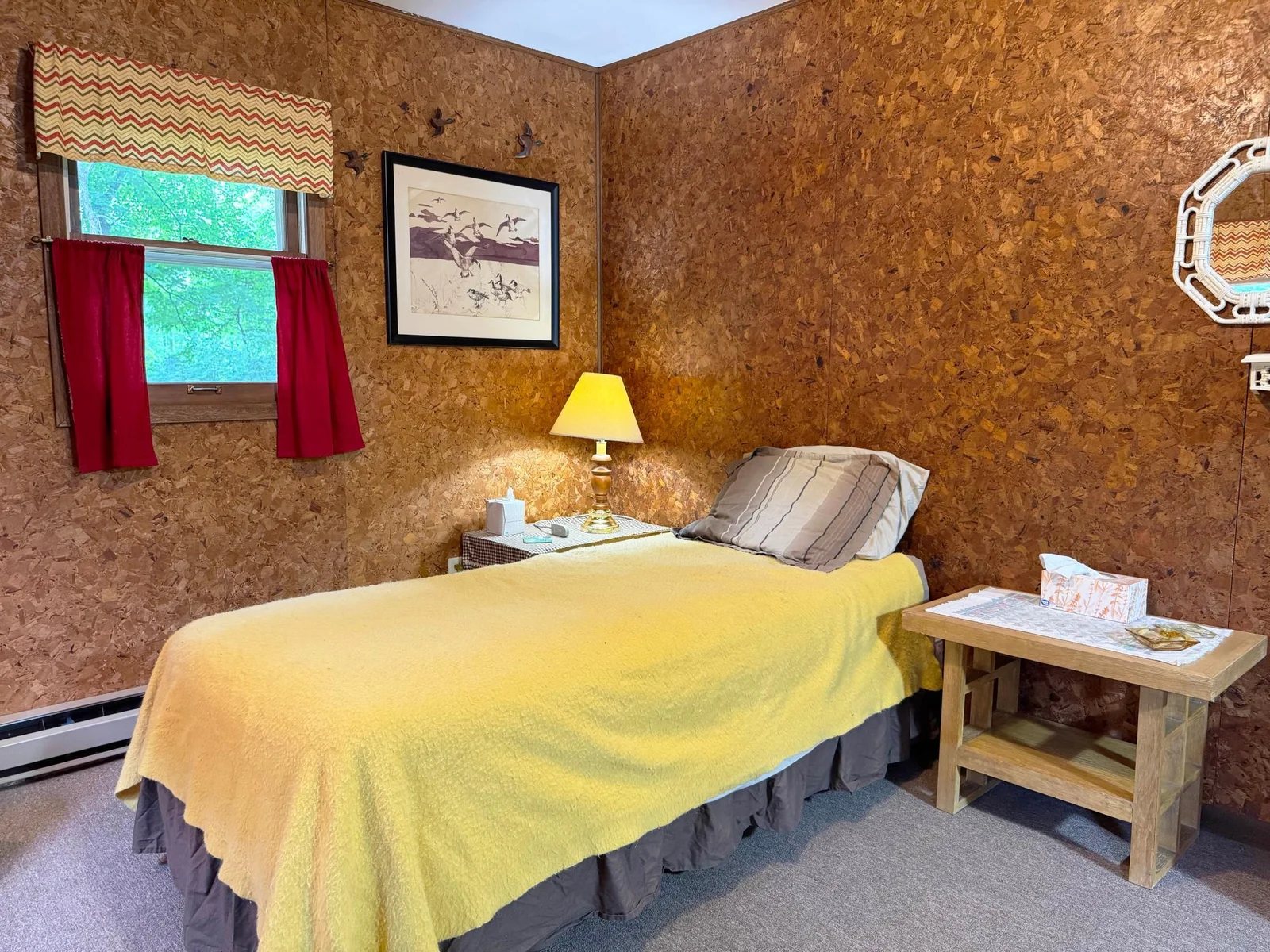 A closer look at the bunkhouse arrangement.