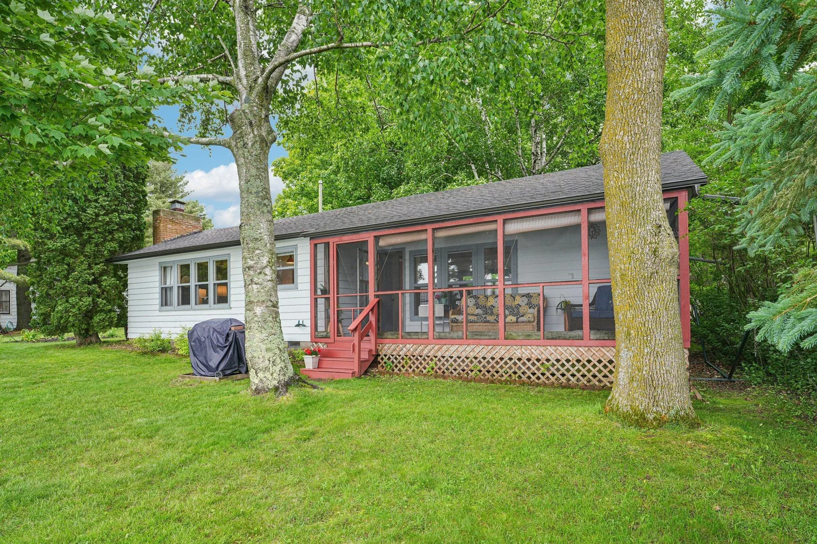 31-web-or-mls-Little Butternut Lake Ln-1006-031.jpg