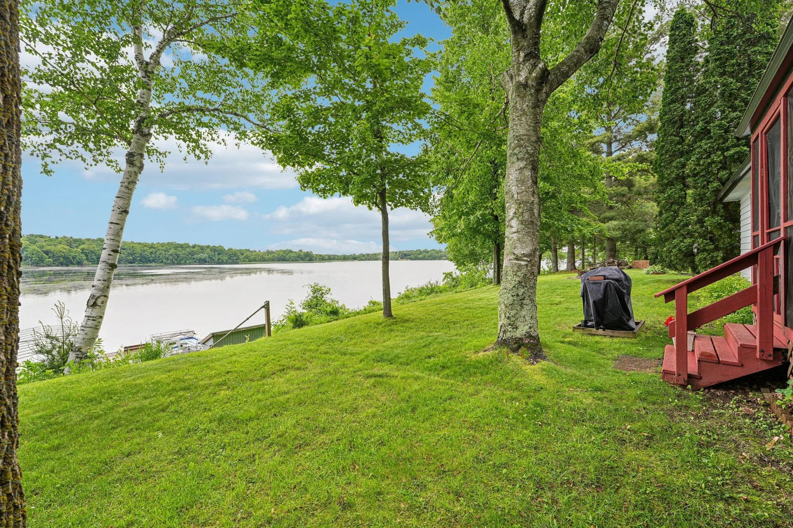 32-web-or-mls-Little Butternut Lake Ln-1006-032.jpg