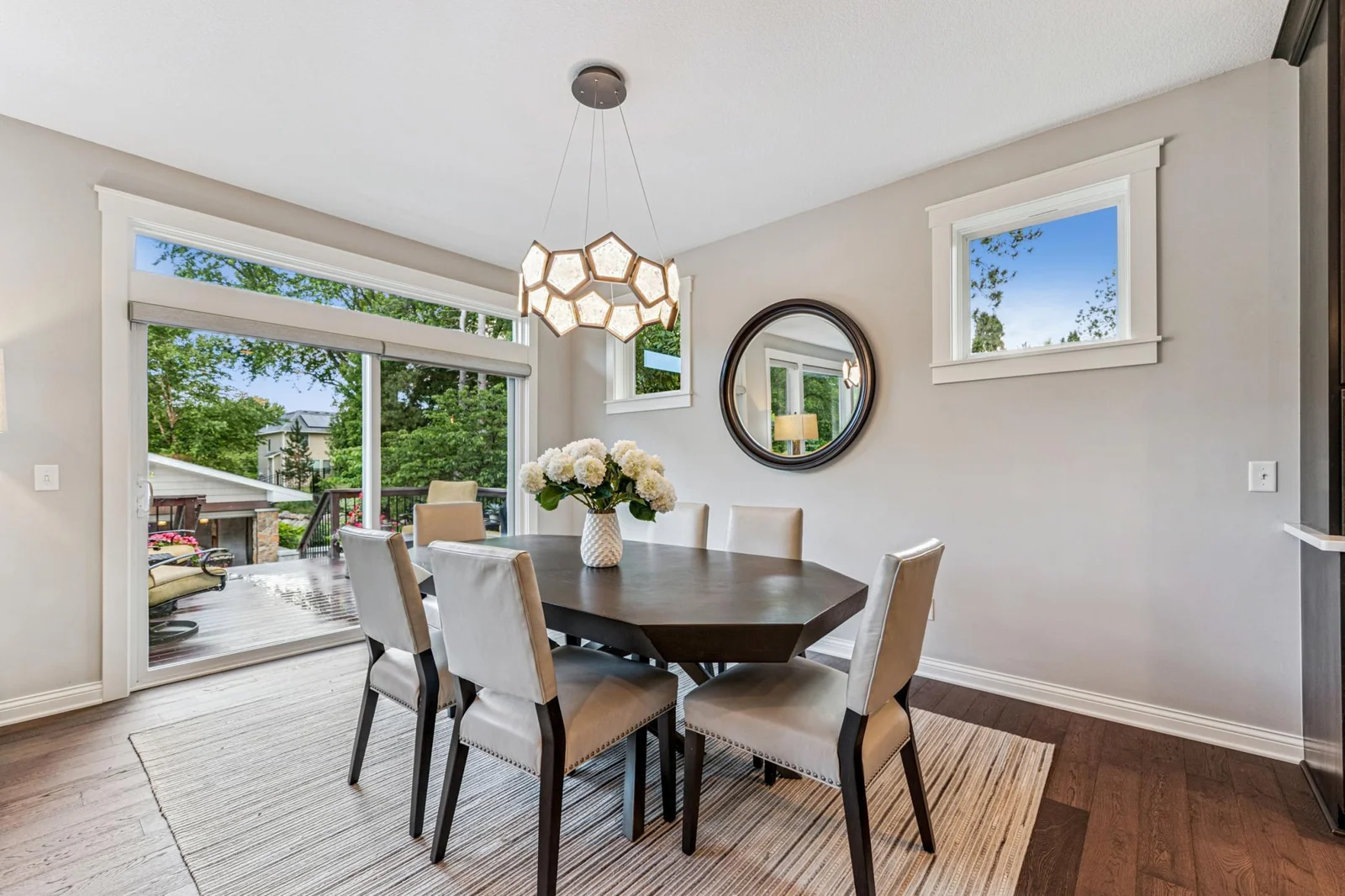 Bright dining area right off the kitchen.