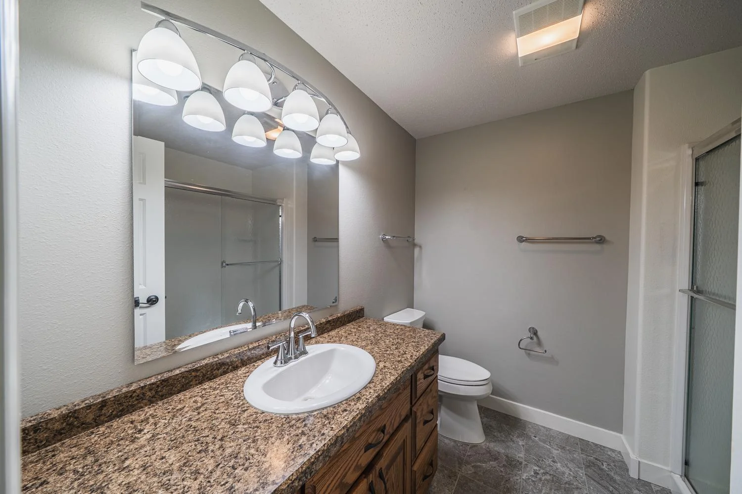 Lower 3/4 Bath