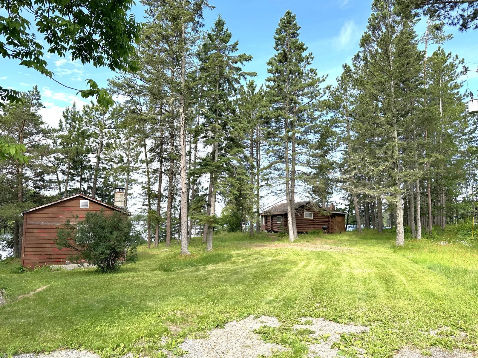 518 Sparrow LN  Extrerior 5.JPG