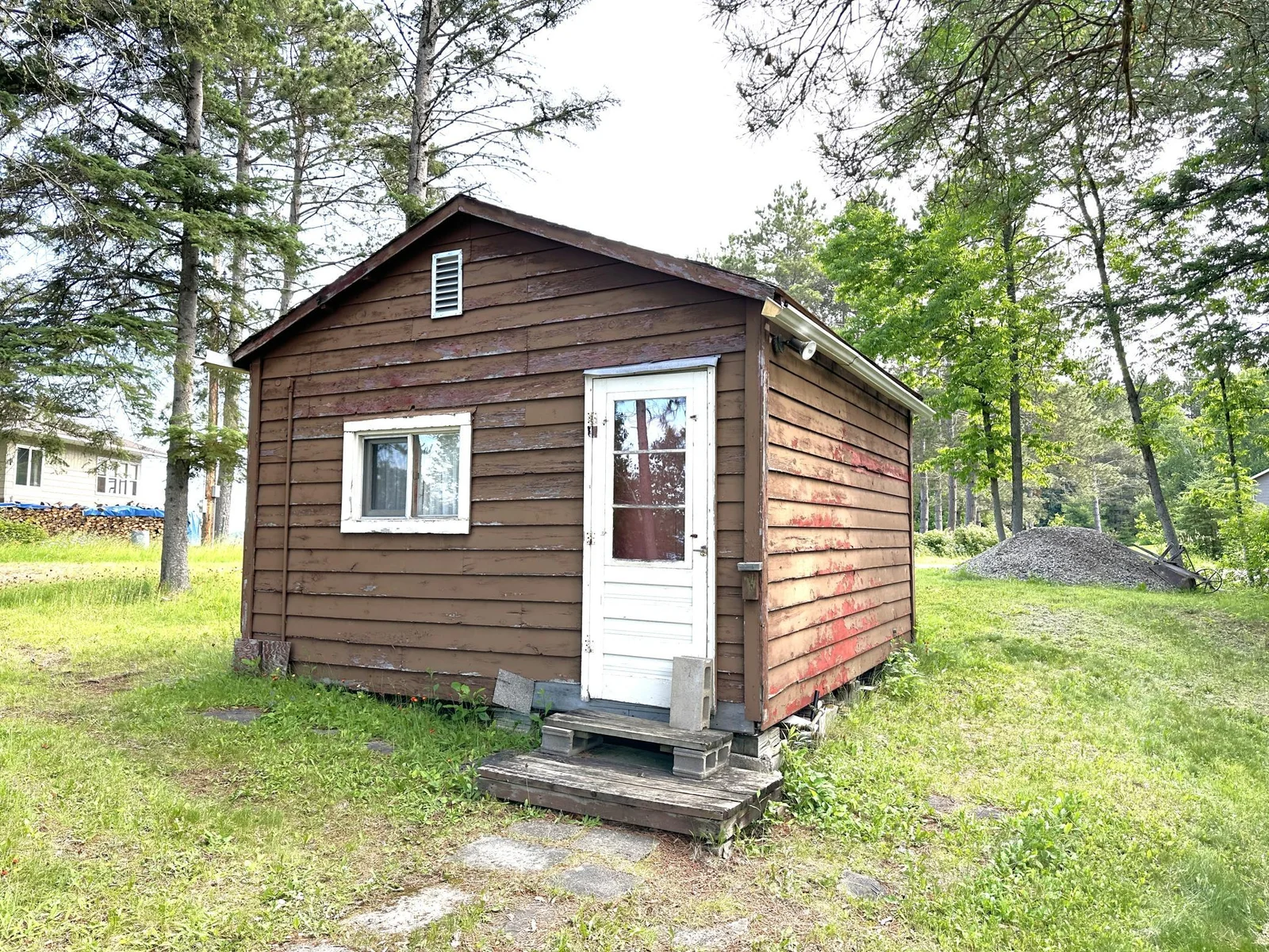 518 Sparrow LN  Extrerior Sauna 1.JPG