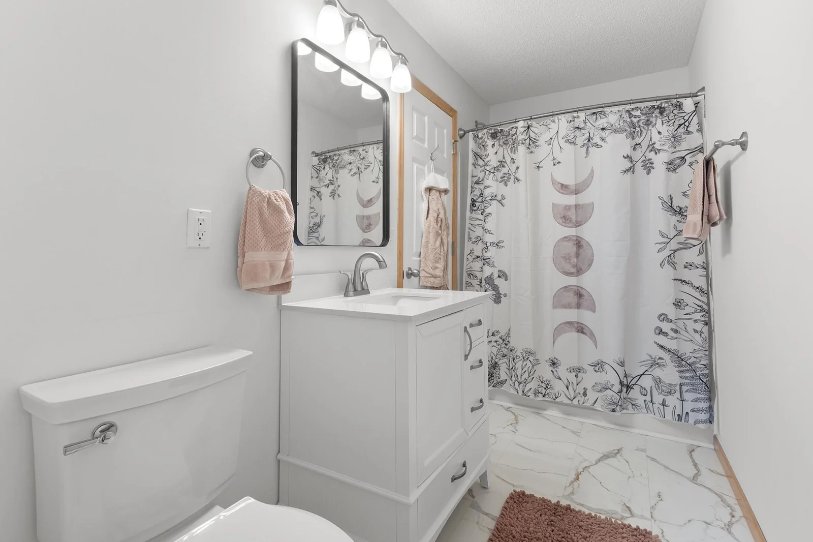 Full Bath Upper Level