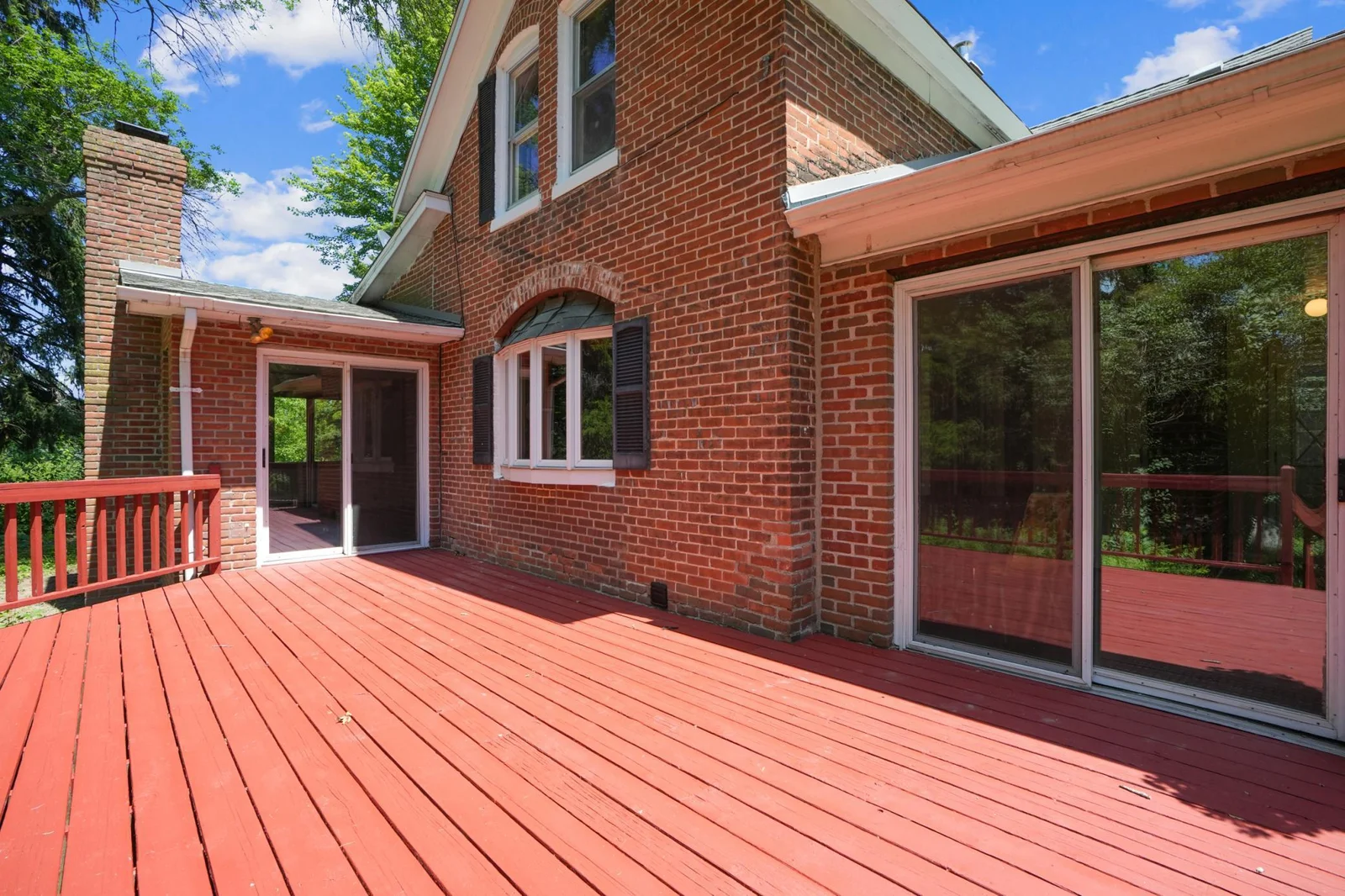 27_exterior.jpg
