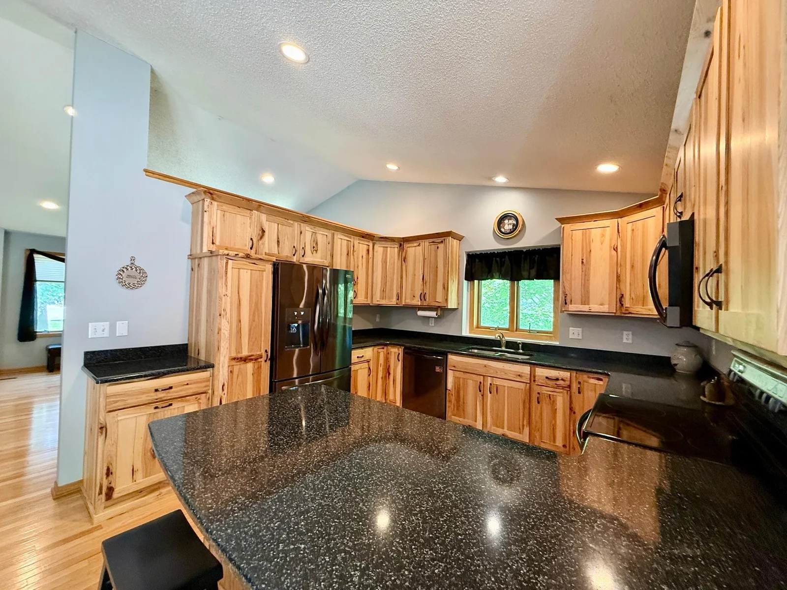 Stunning countertops.