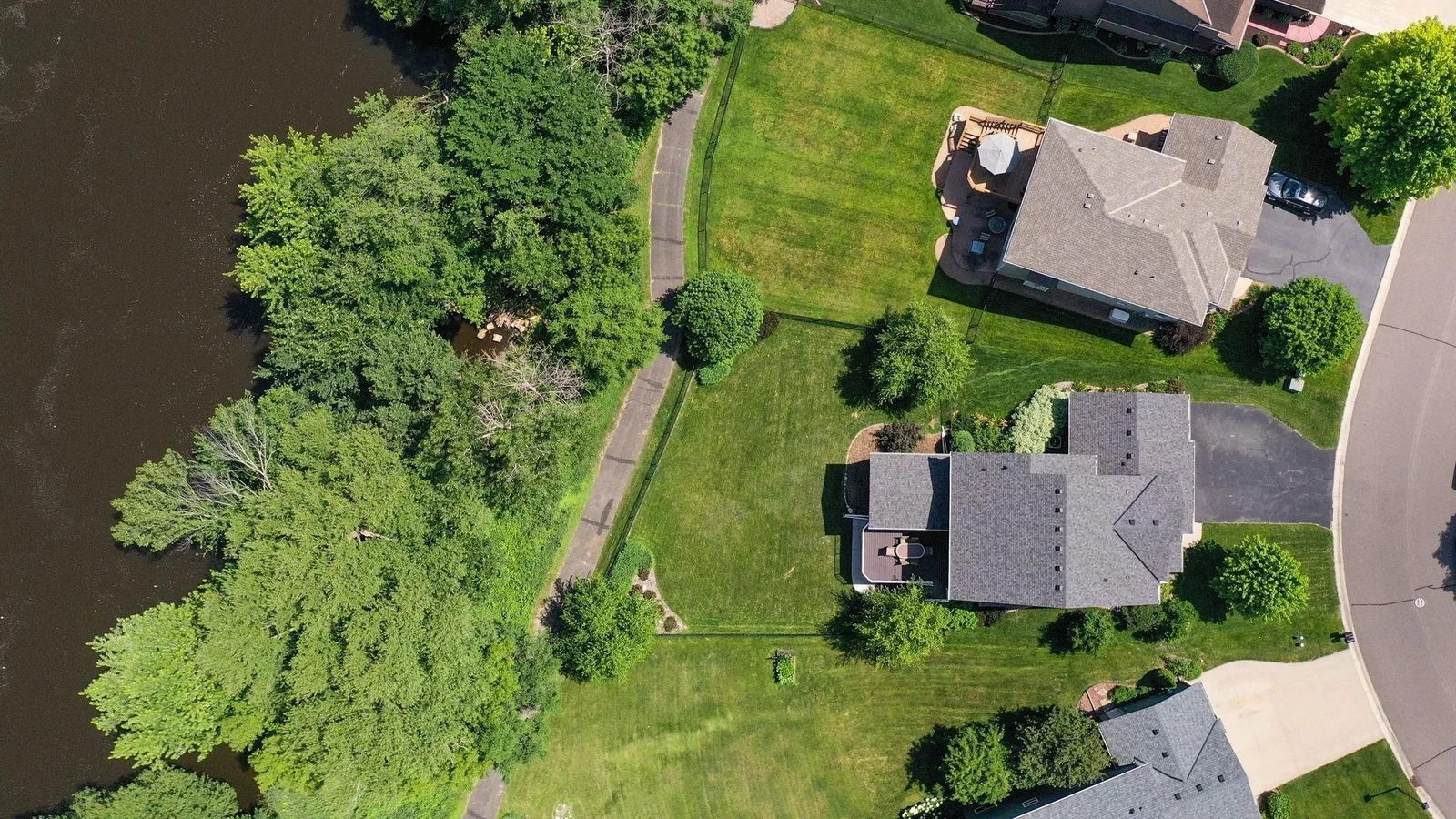Top view of lot, home and river!!