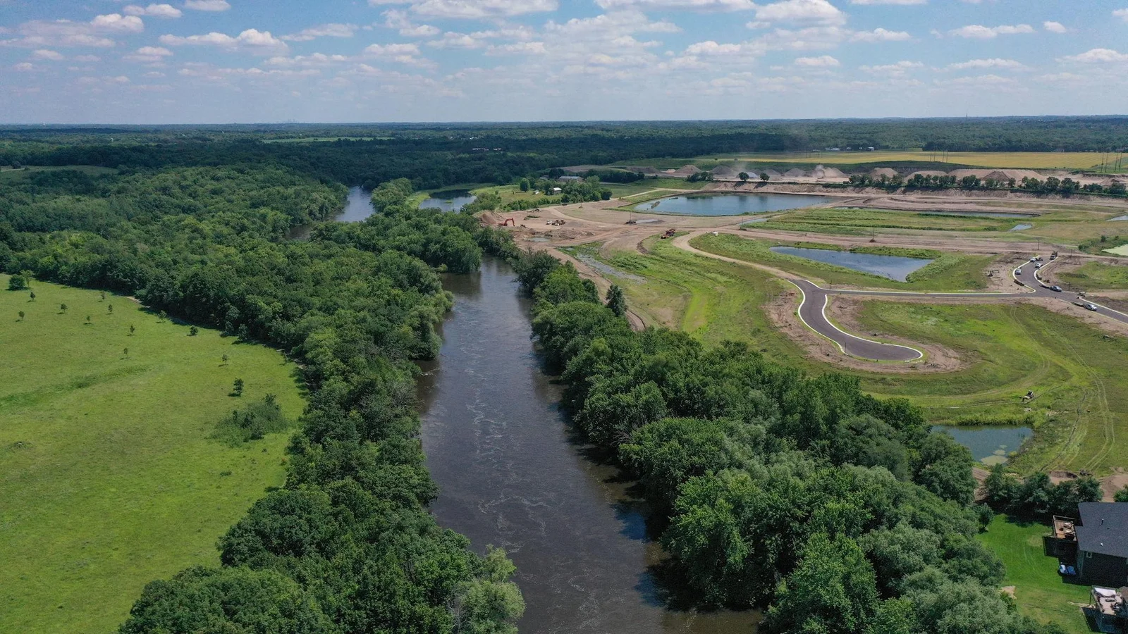 Aerial View showing Crow River and Crow Hassan Park Reserve!