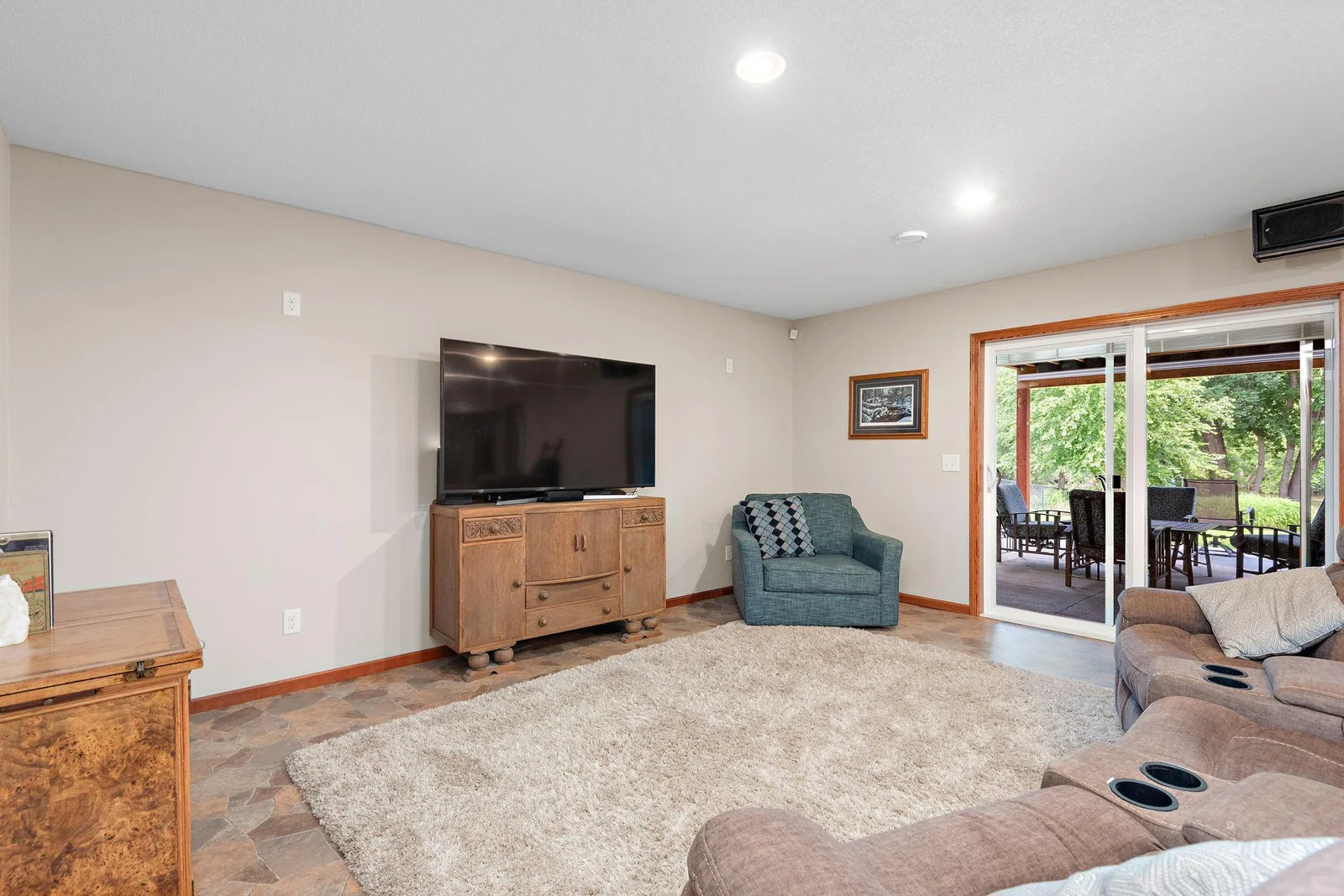 Walkout Lower level has in-floor heating, large family/rec room and walkout out to your covered patio!