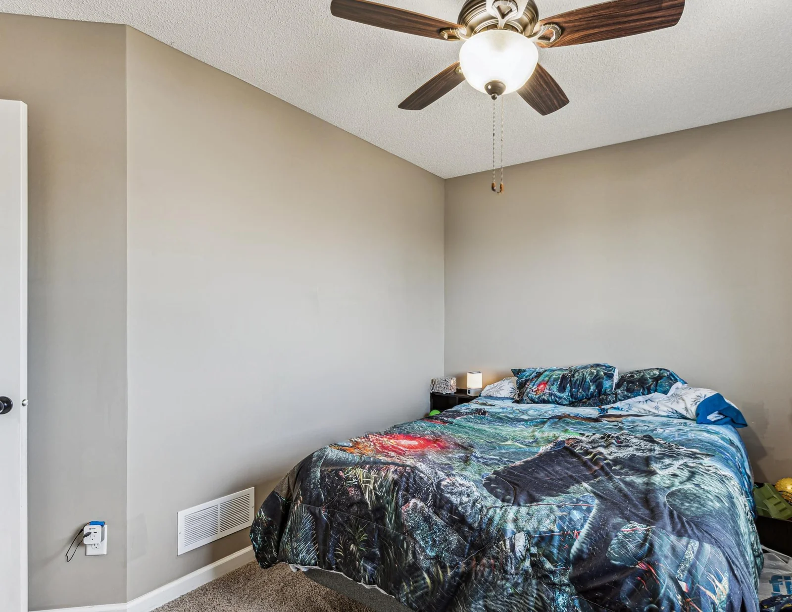 Bedroom 2 (2).jpg