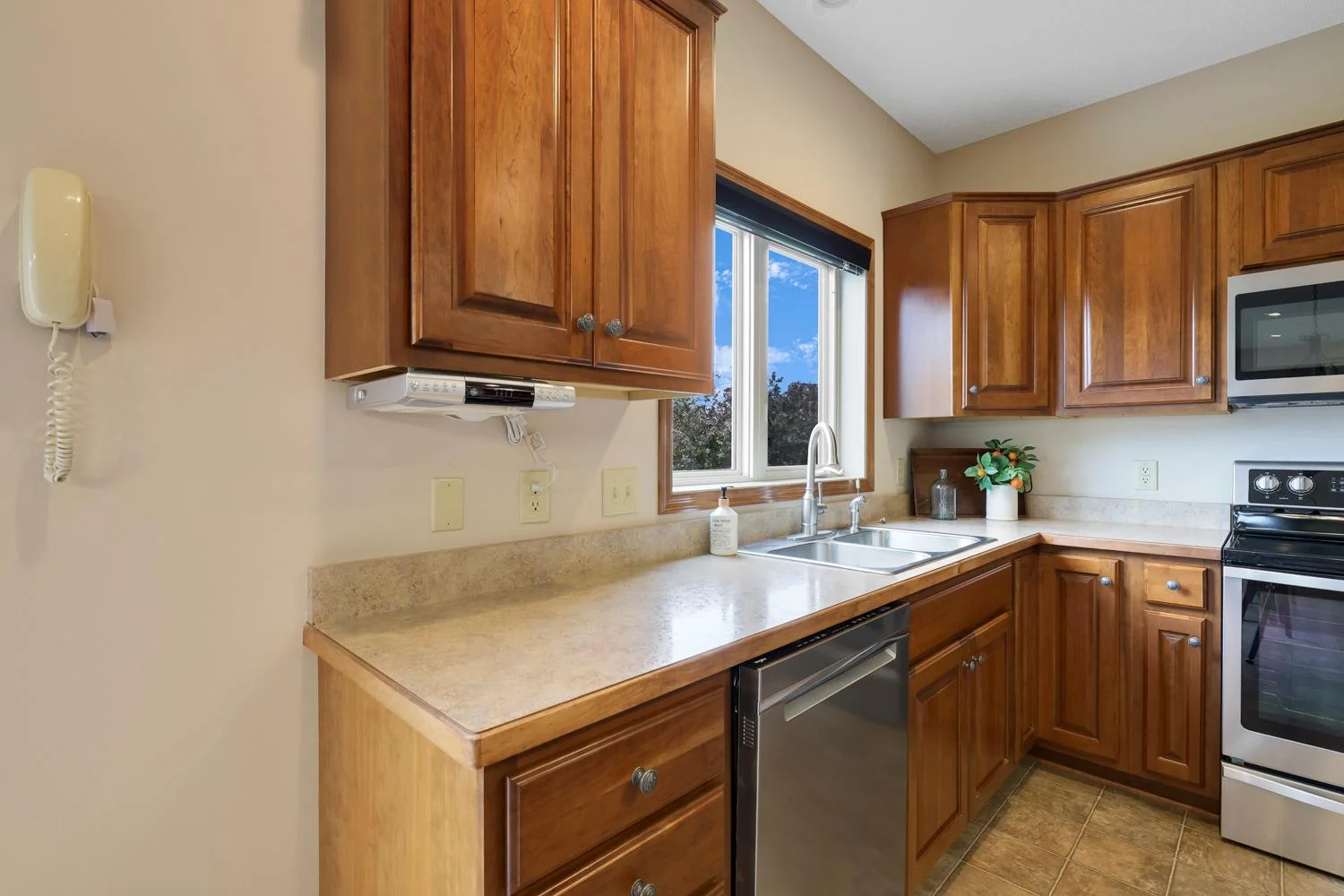 2061 Cobblestone Drive, Cologne 26.jpg