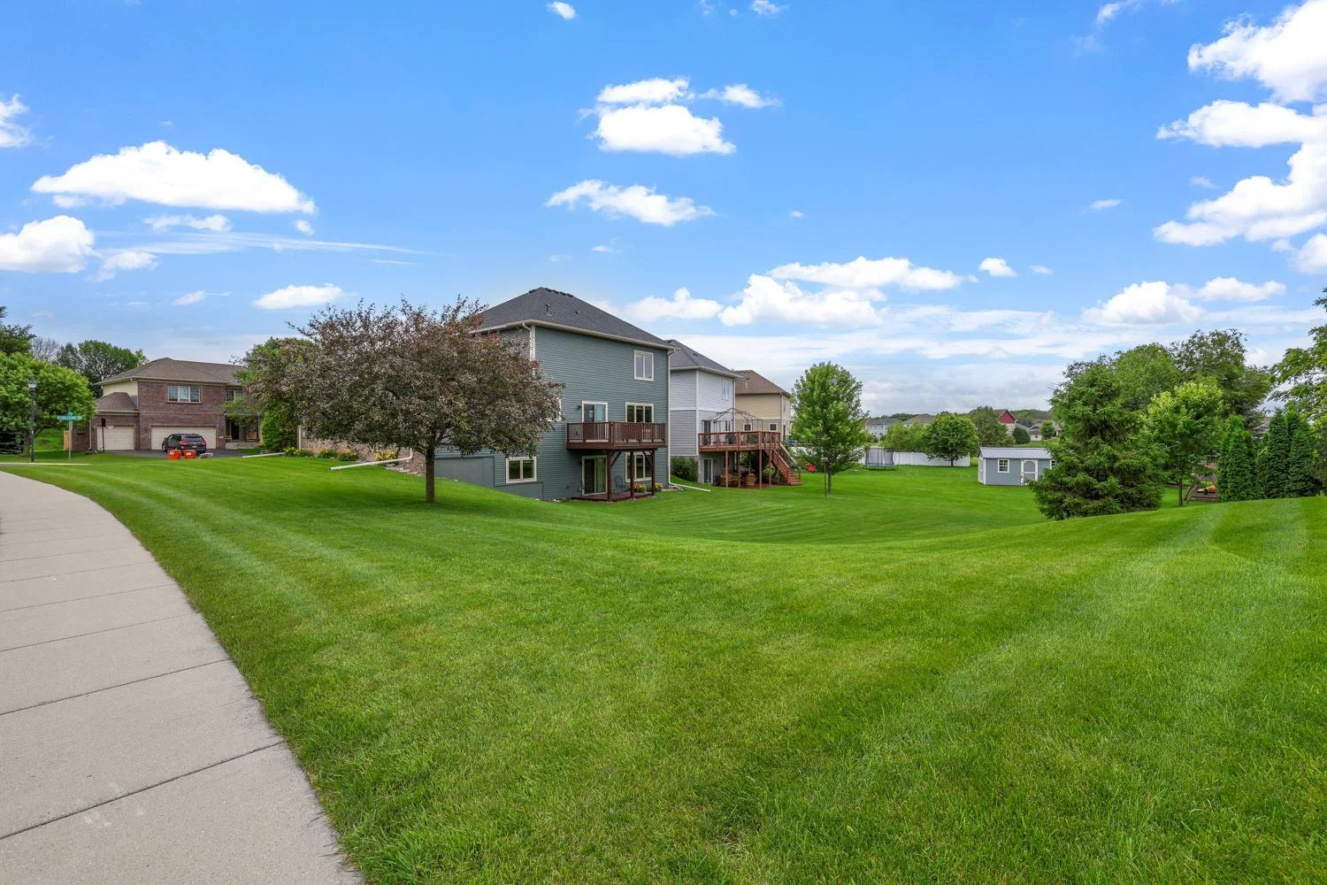 2061 Cobblestone Drive, Cologne 05.jpg
