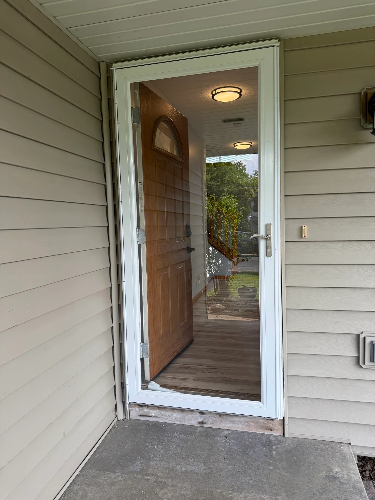 02-01-main-entrance.png