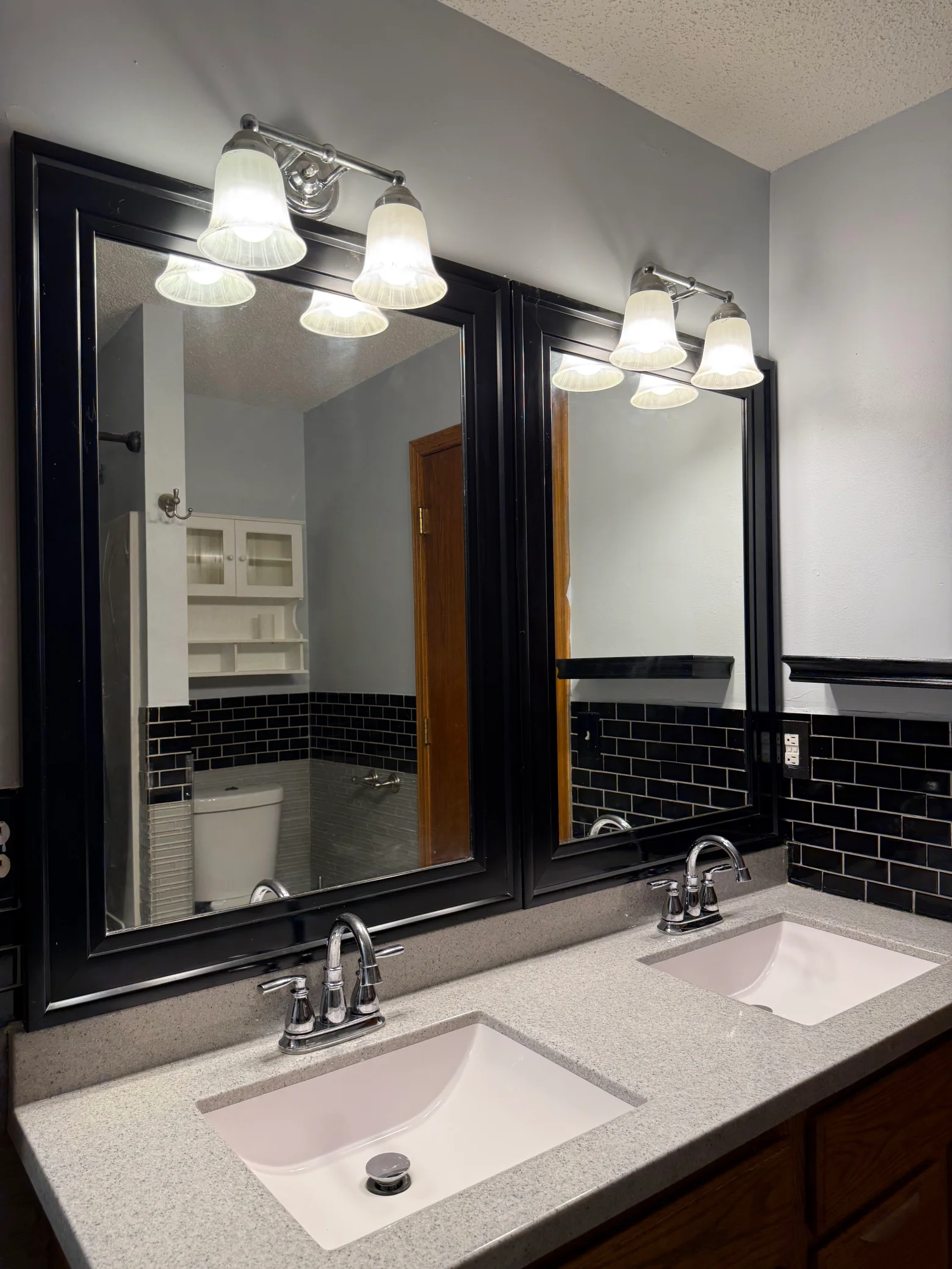 09-01-bathroom-upper-level.png