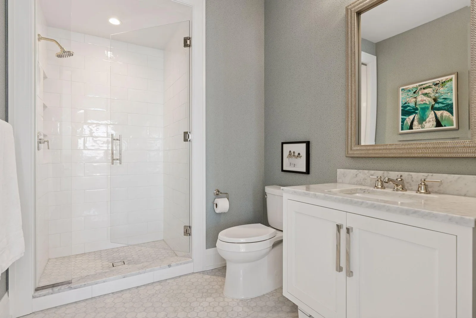2nd bedroom ensuite bathroom