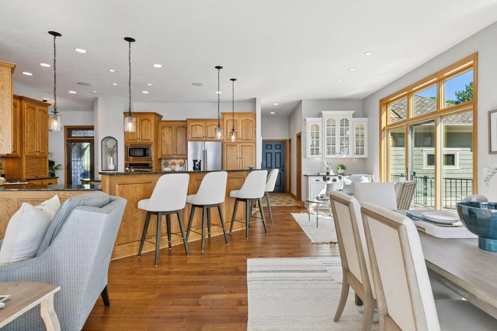 Eat in kitchen