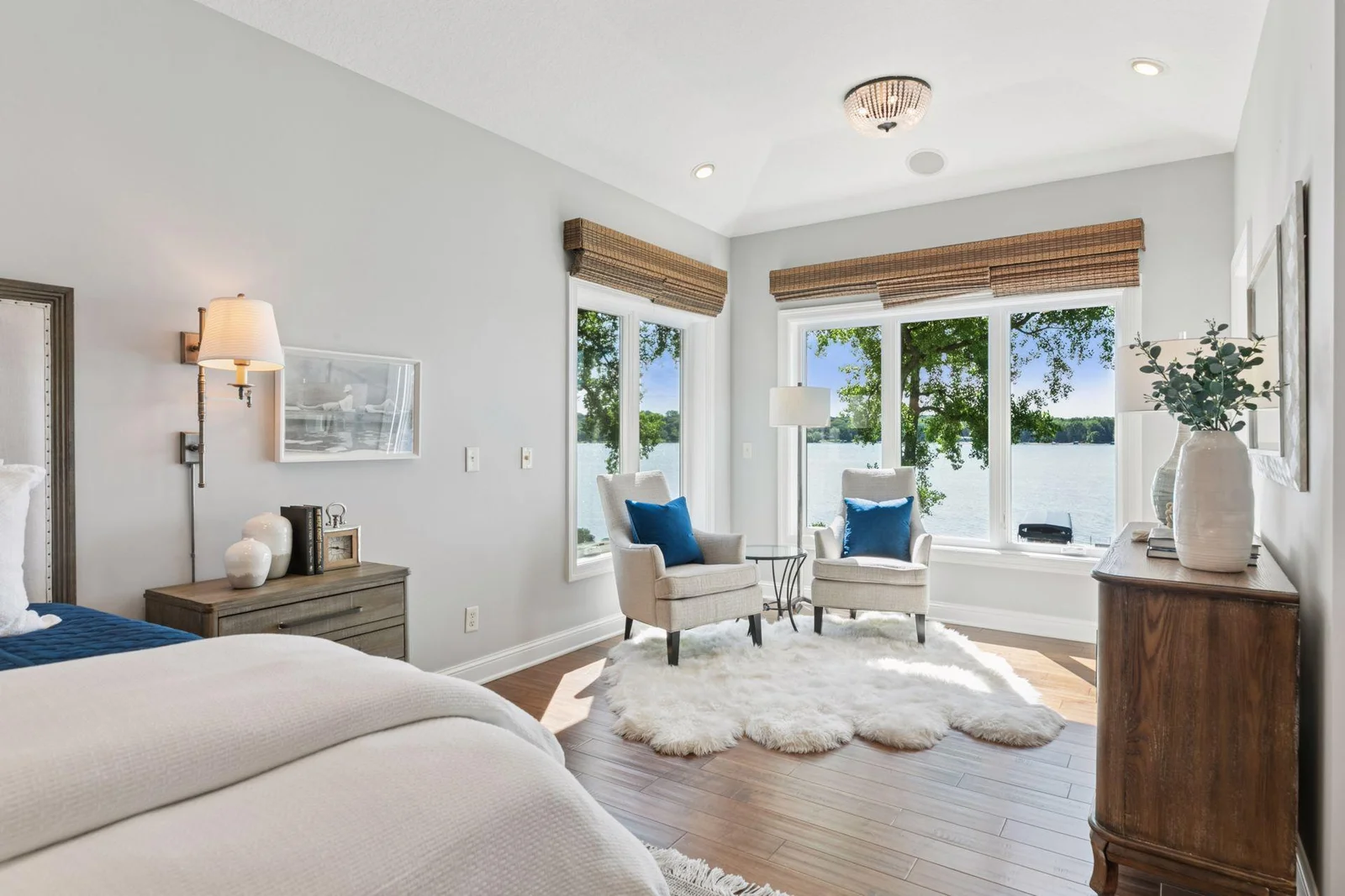 Master sitting area