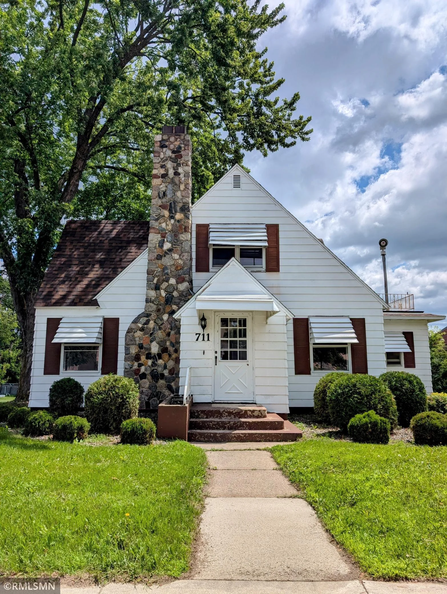 711 Main Street, Browerville