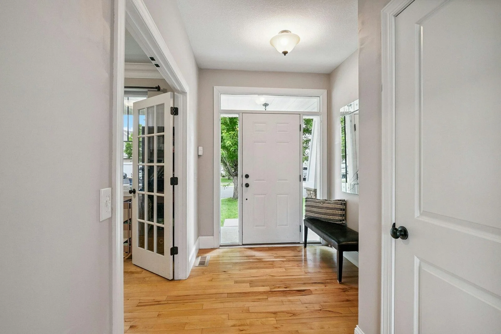 Spacious Foyer