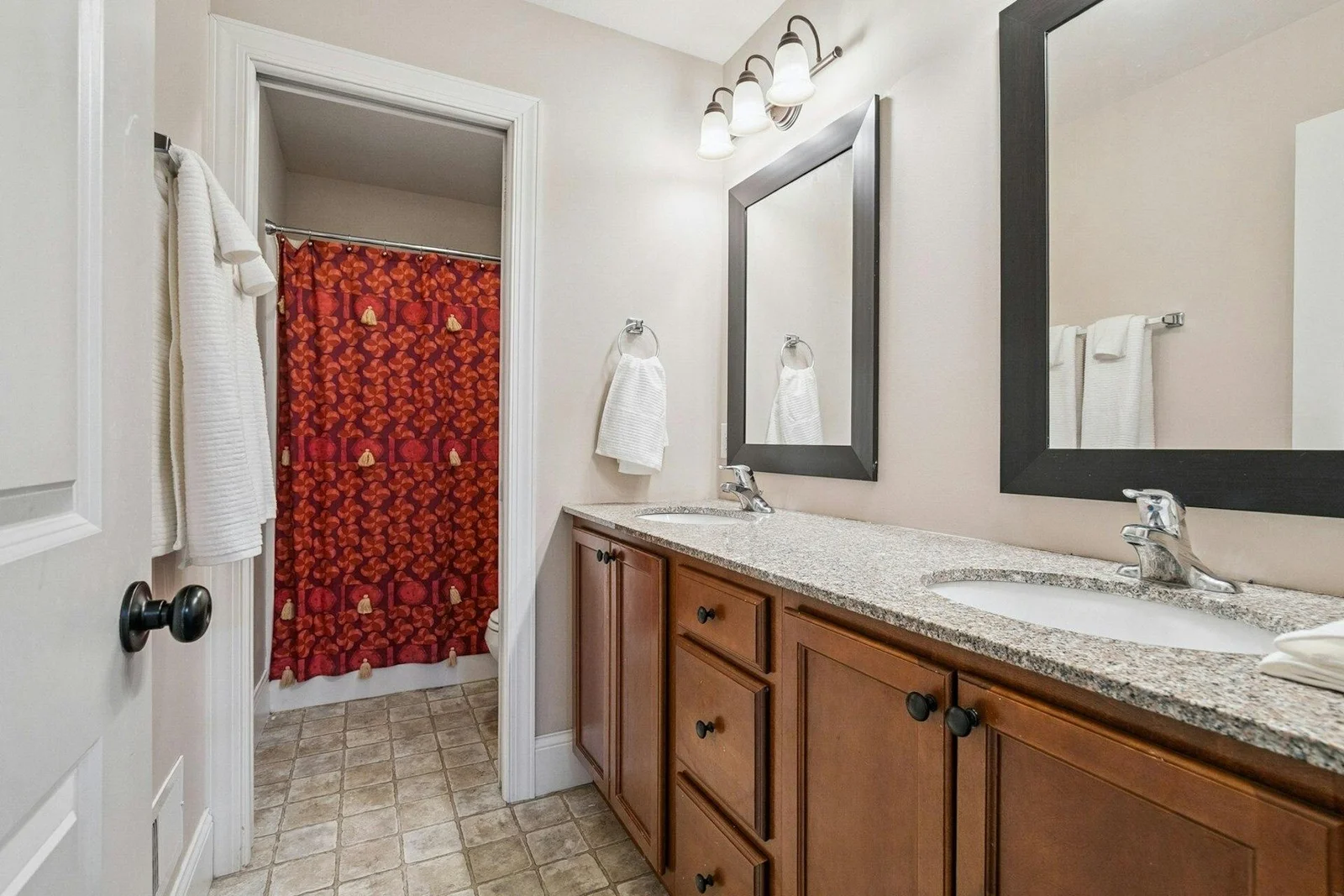 Full Upper bathroom