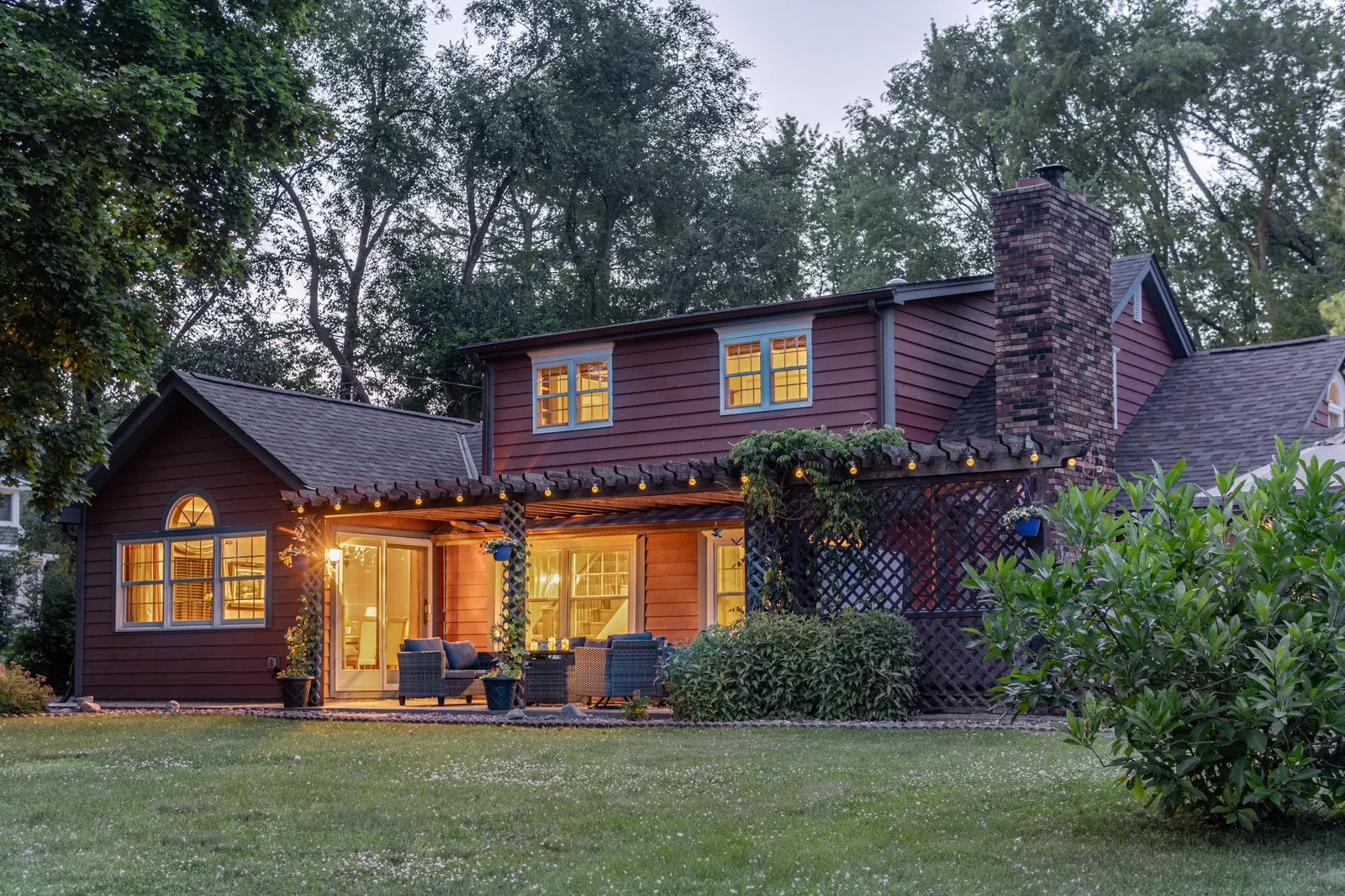 Photo 1 of 709 Riverside
